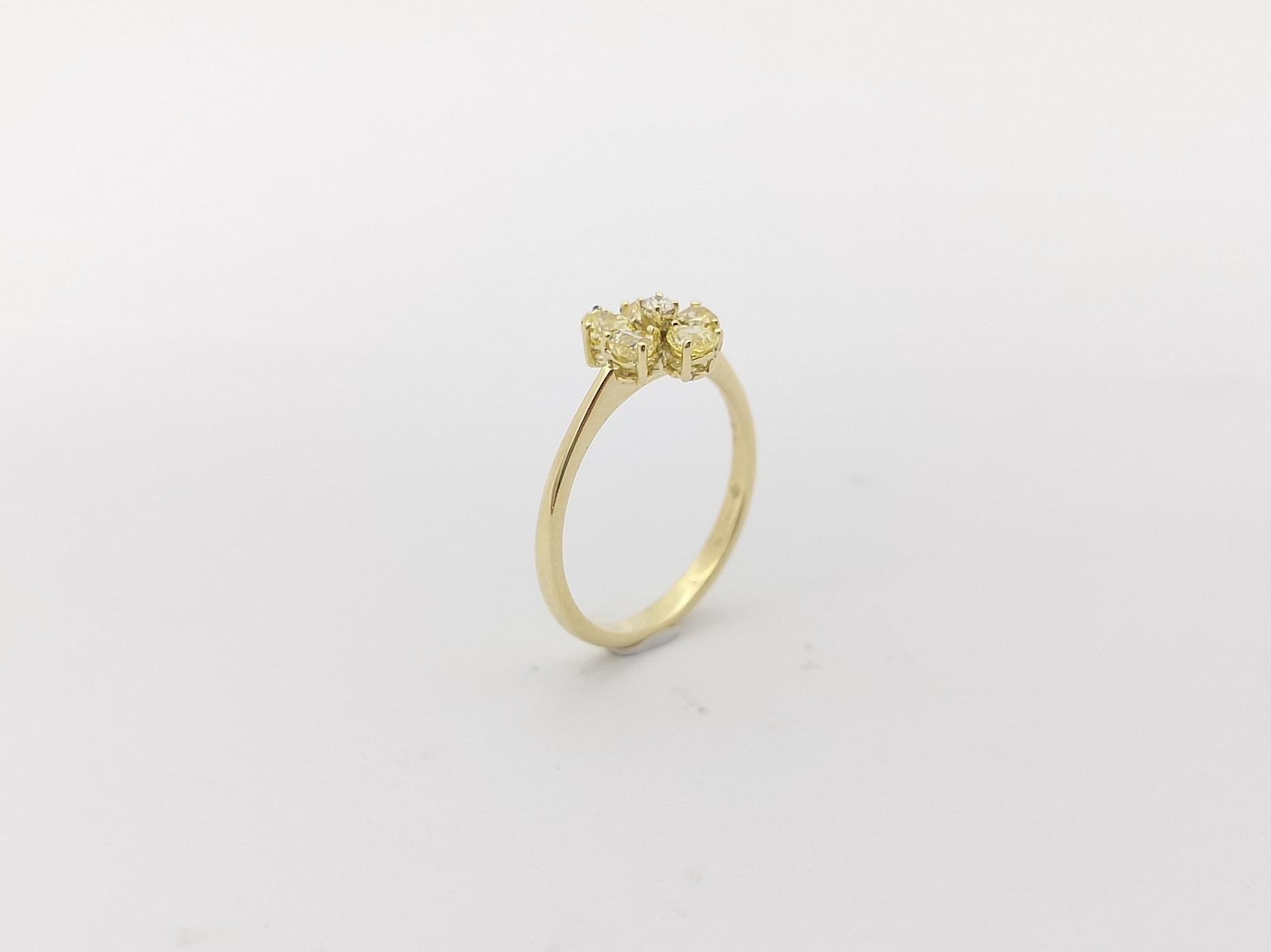 Yellow Diamond with Diamond Ring Set in 18K Gold Settings For Sale 7