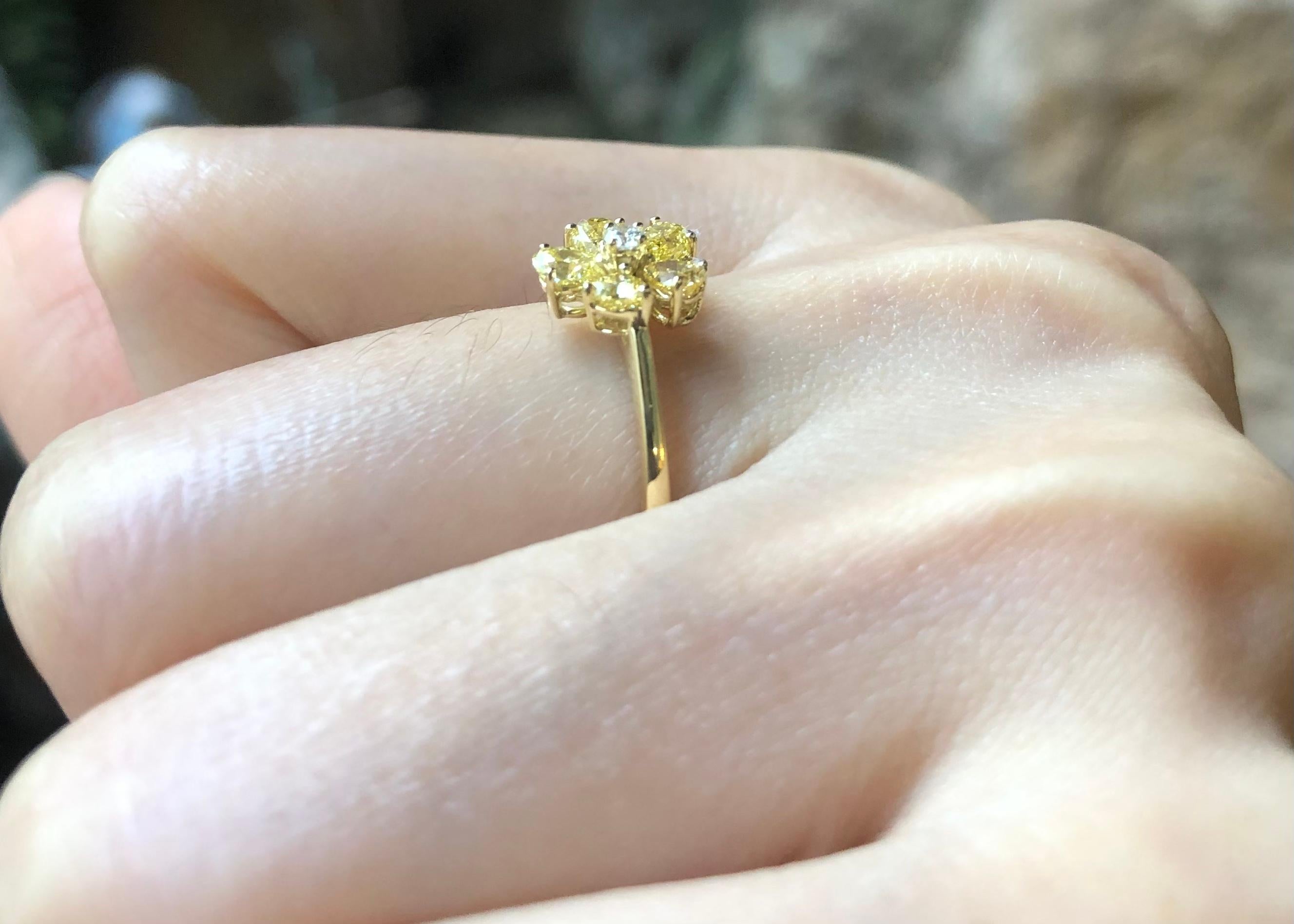 Pear Cut Yellow Diamond with Diamond Ring Set in 18K Gold Settings For Sale