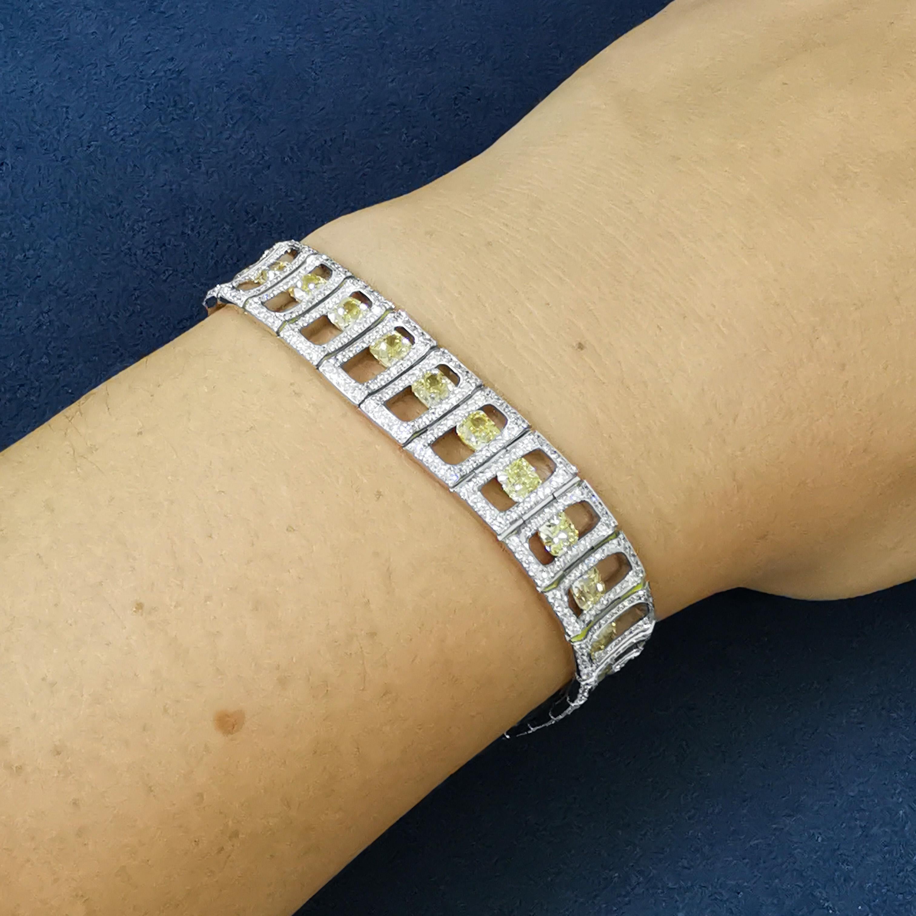 Bracelet haute joaillerie en or blanc 18 carats avec diamants jaunes de 8,19 carats Neuf - En vente à Bangkok, TH
