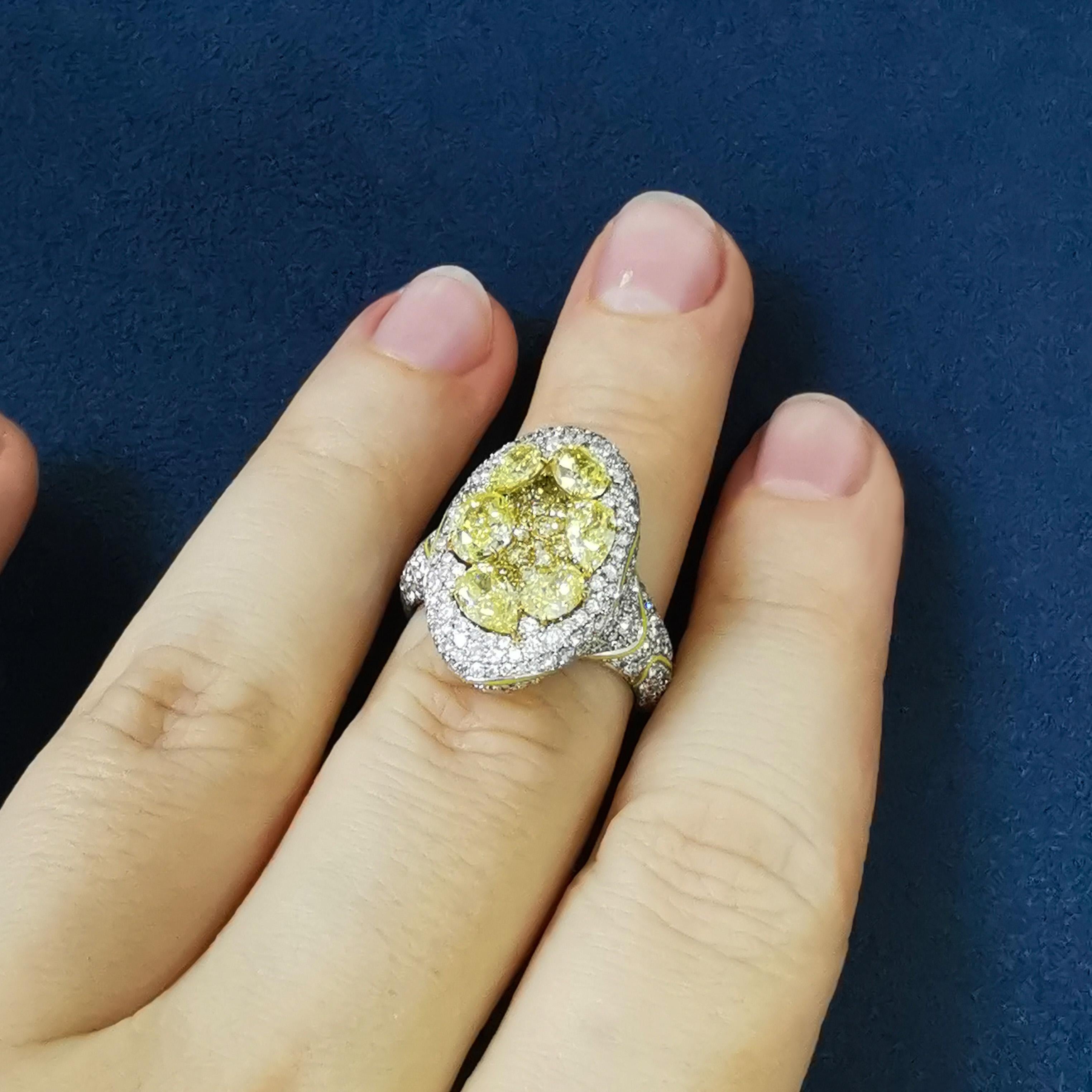 Yellow Diamonds White Diamonds Enamel 18 Karat White Gold High Jewellry Ring For Sale 5