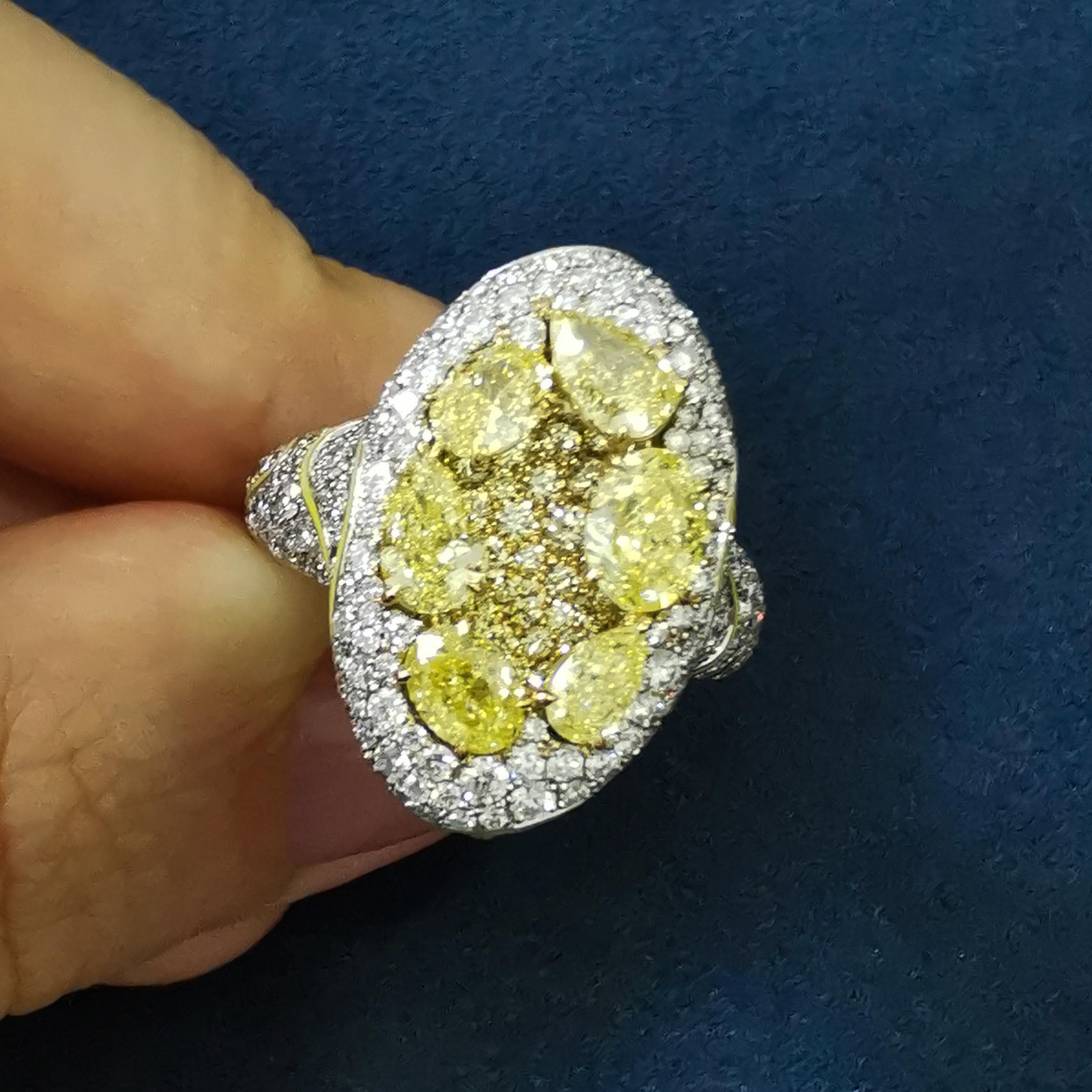 Contemporary Yellow Diamonds White Diamonds Enamel 18 Karat White Gold High Jewellry Ring For Sale