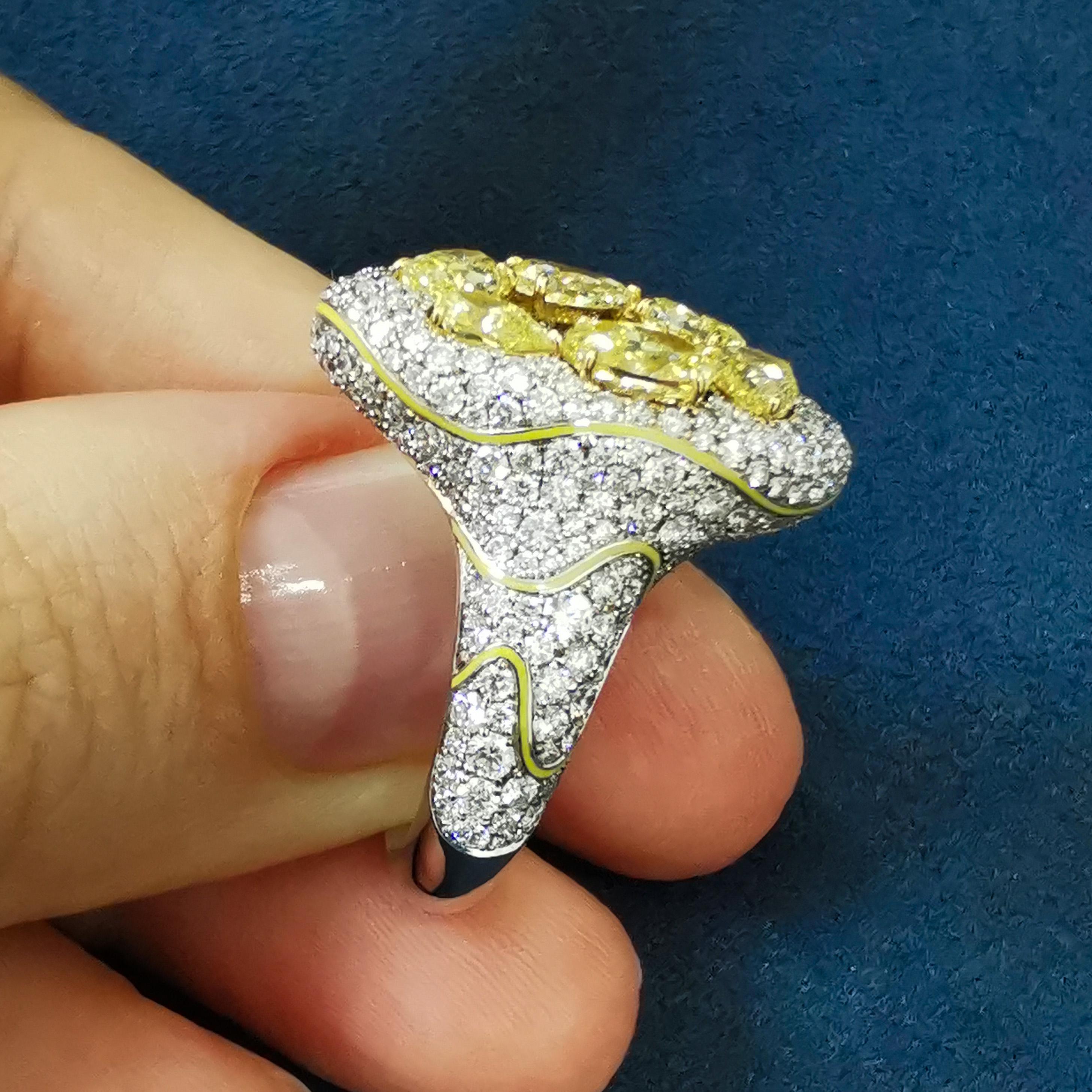 Yellow Diamonds White Diamonds Enamel 18 Karat White Gold High Jewellry Ring In New Condition For Sale In Bangkok, TH