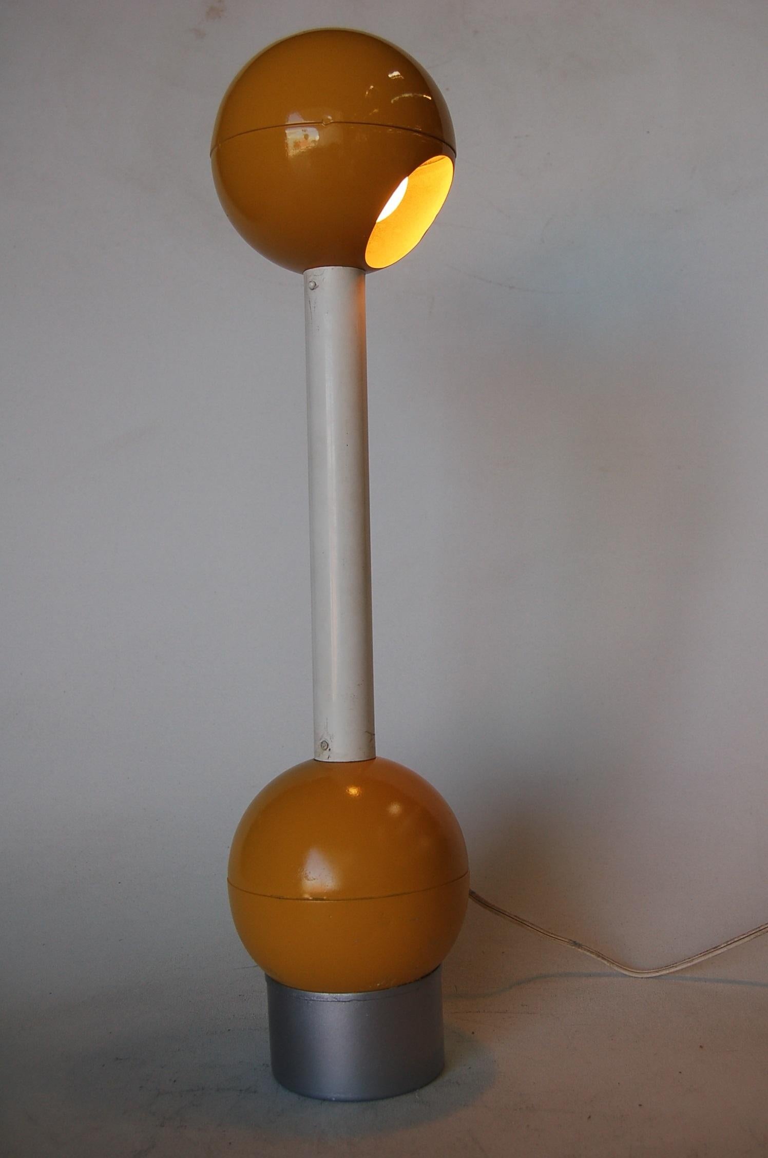 Mid-20th Century Yellow Double Ball Barbell Desk Table Lamp by George Kovacs For Sale