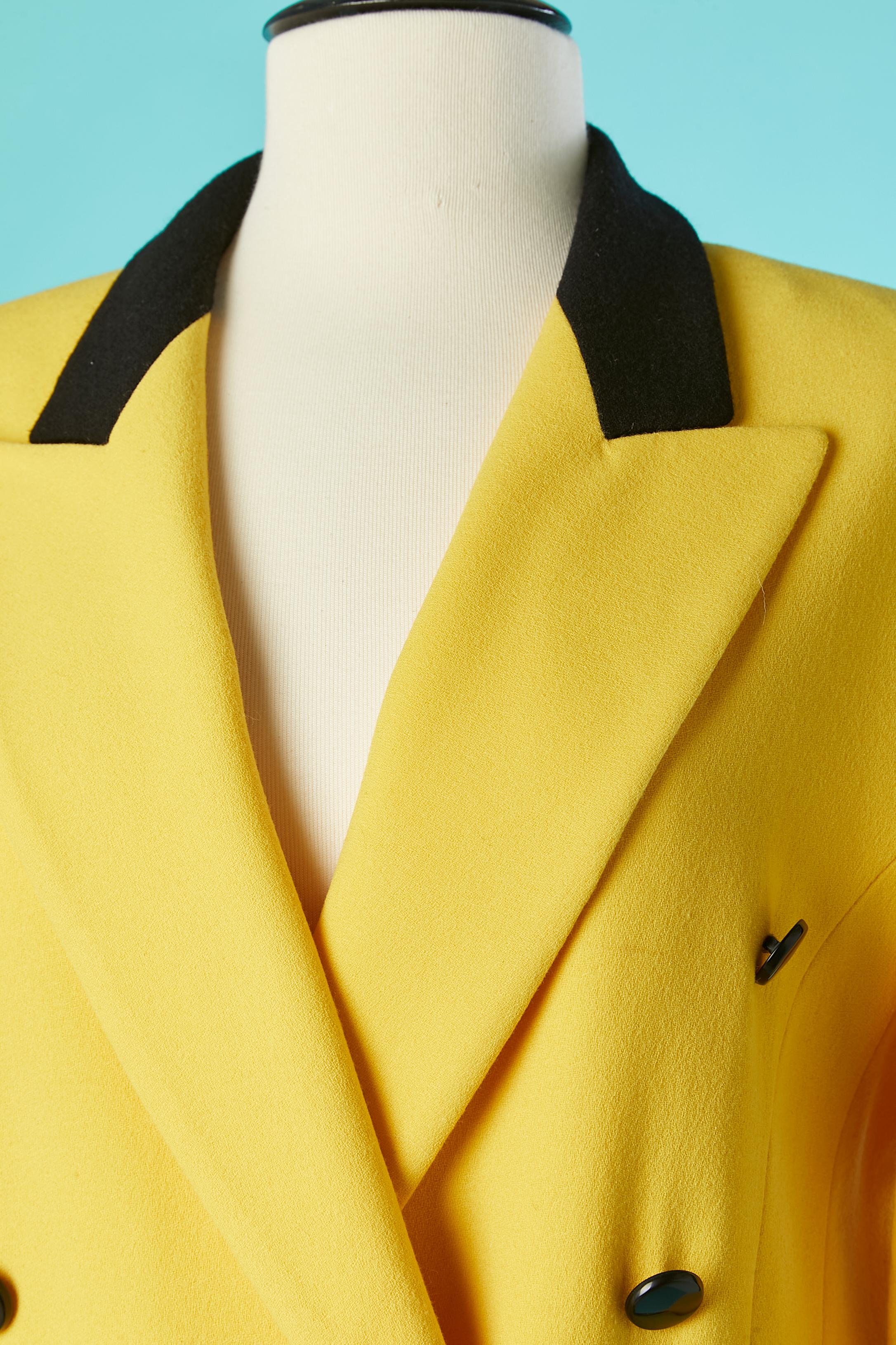 Yellow double-breasted blazer with black details. Shoulder-pad. Impossible to read the fabric tag composition but main fabric is probably wool. And branded acetate lining. 
SIZE 38  but fit L 