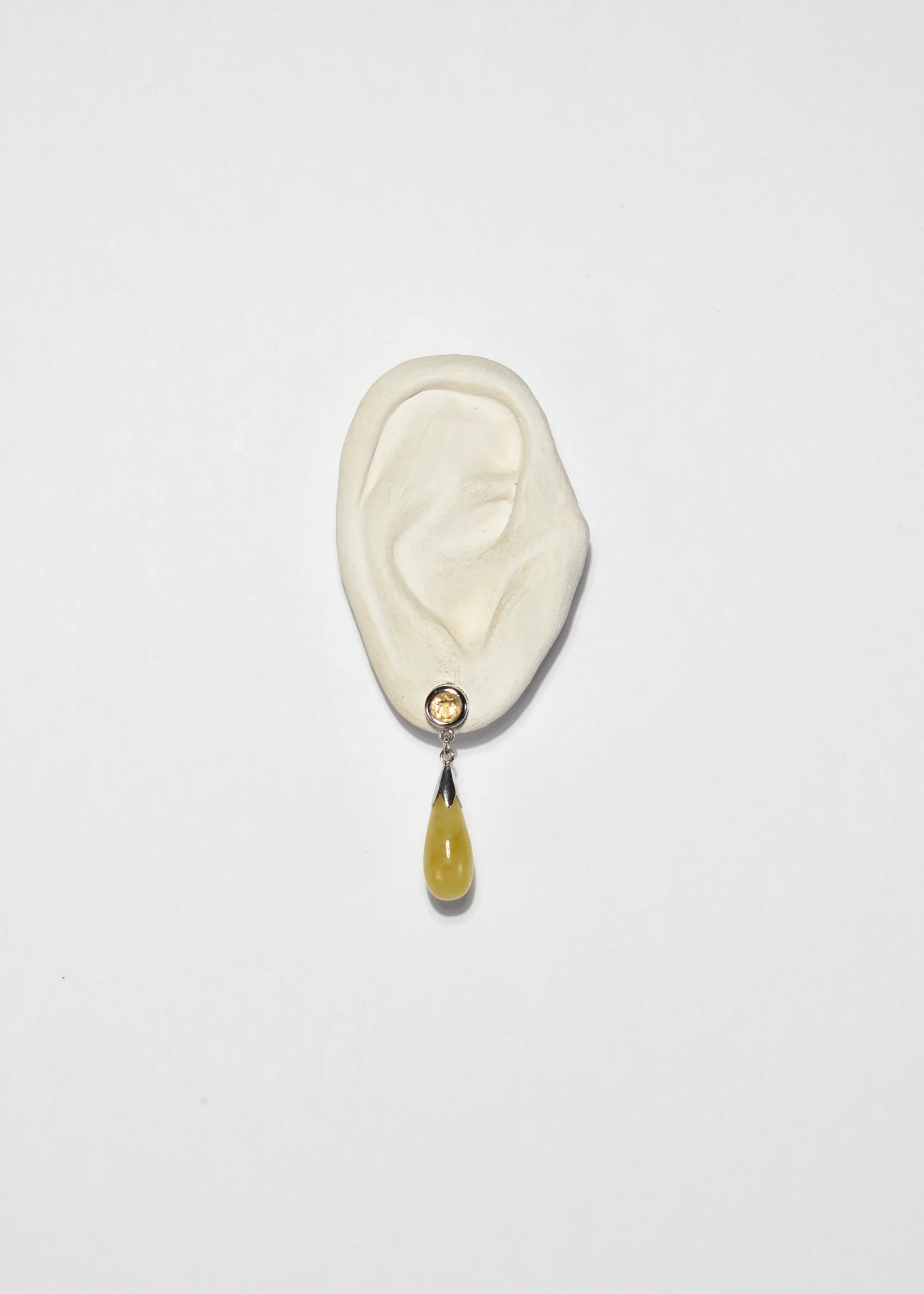 Yellow Drop Earrings In Excellent Condition For Sale In Richmond, VA