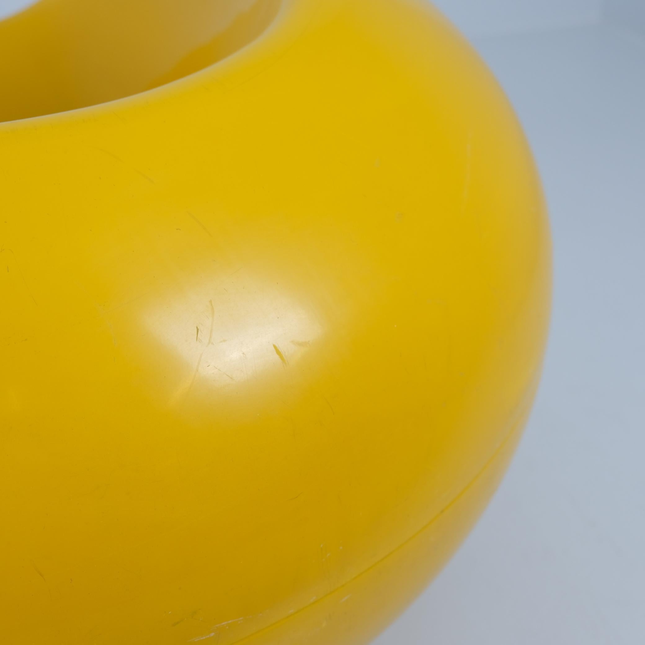 Fibre de verre Fauteuil Pastilli « Pastille » jaune iconique d'Eero Aarnio, Asko, années 1960 en vente