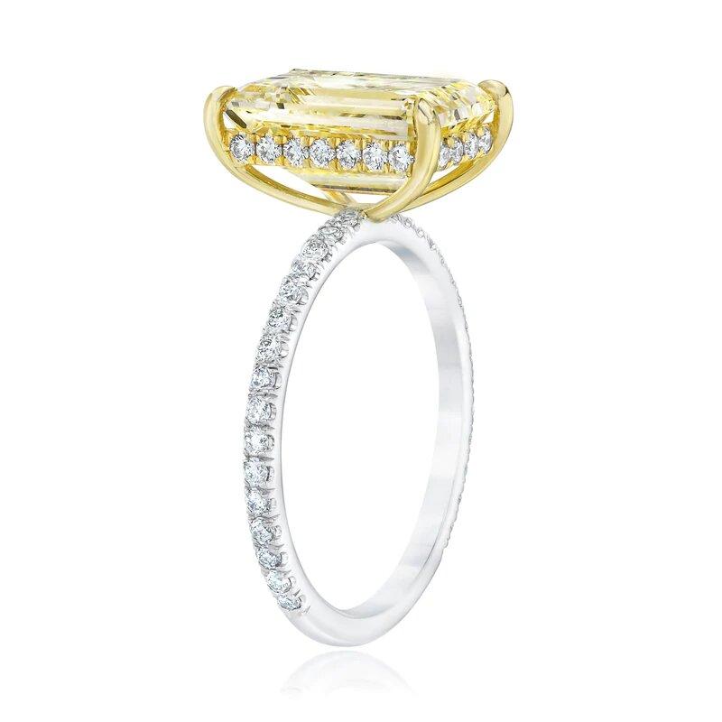 En vente :  Bague de fiançailles en or 14 carats taille émeraude jaune micro-pavé 3