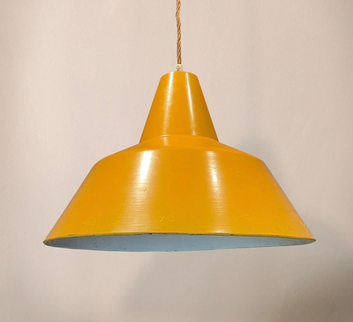 Yellow Enamelled Metal Hanging Light In Good Condition For Sale In London, GB
