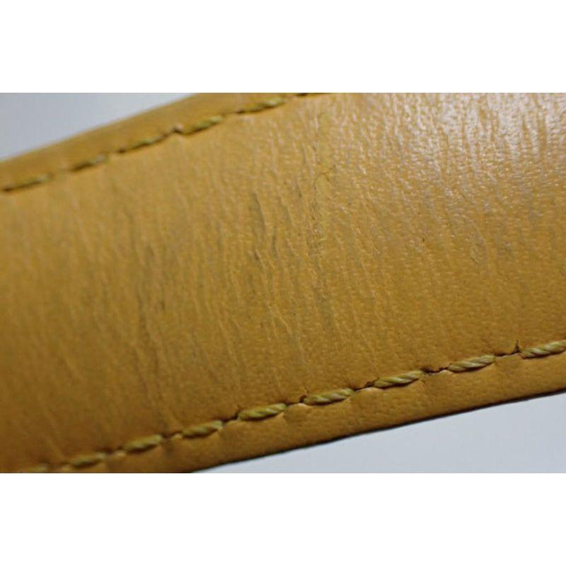 Gelbe Louis Vuitton Cluny-Umhängetasche aus Epi-Leder mit goldfarbenen Beschlägen 6