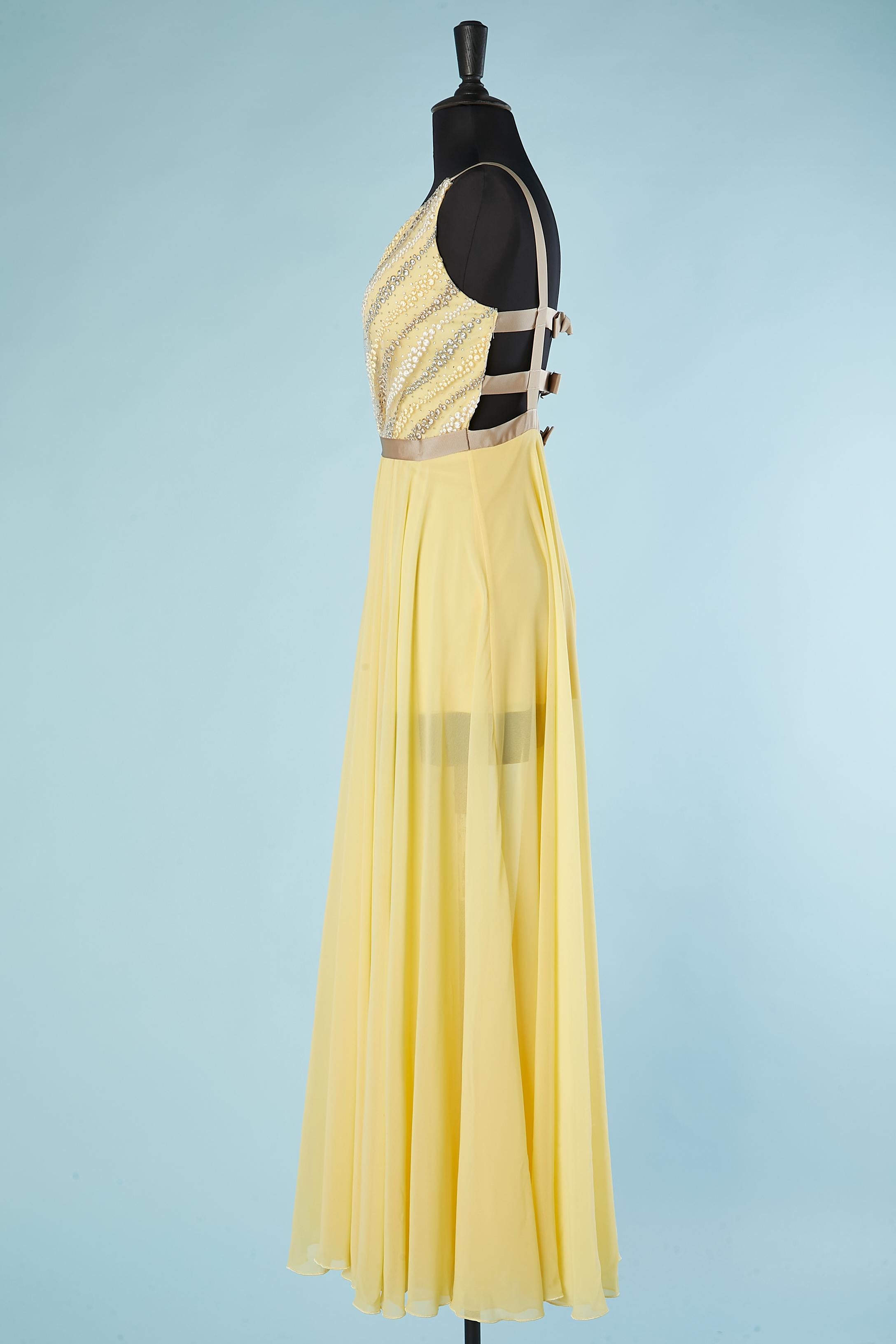 Yellow evening dress with embroideries and rhinestone Gai Mattiolo Love to Love In Excellent Condition For Sale In Saint-Ouen-Sur-Seine, FR