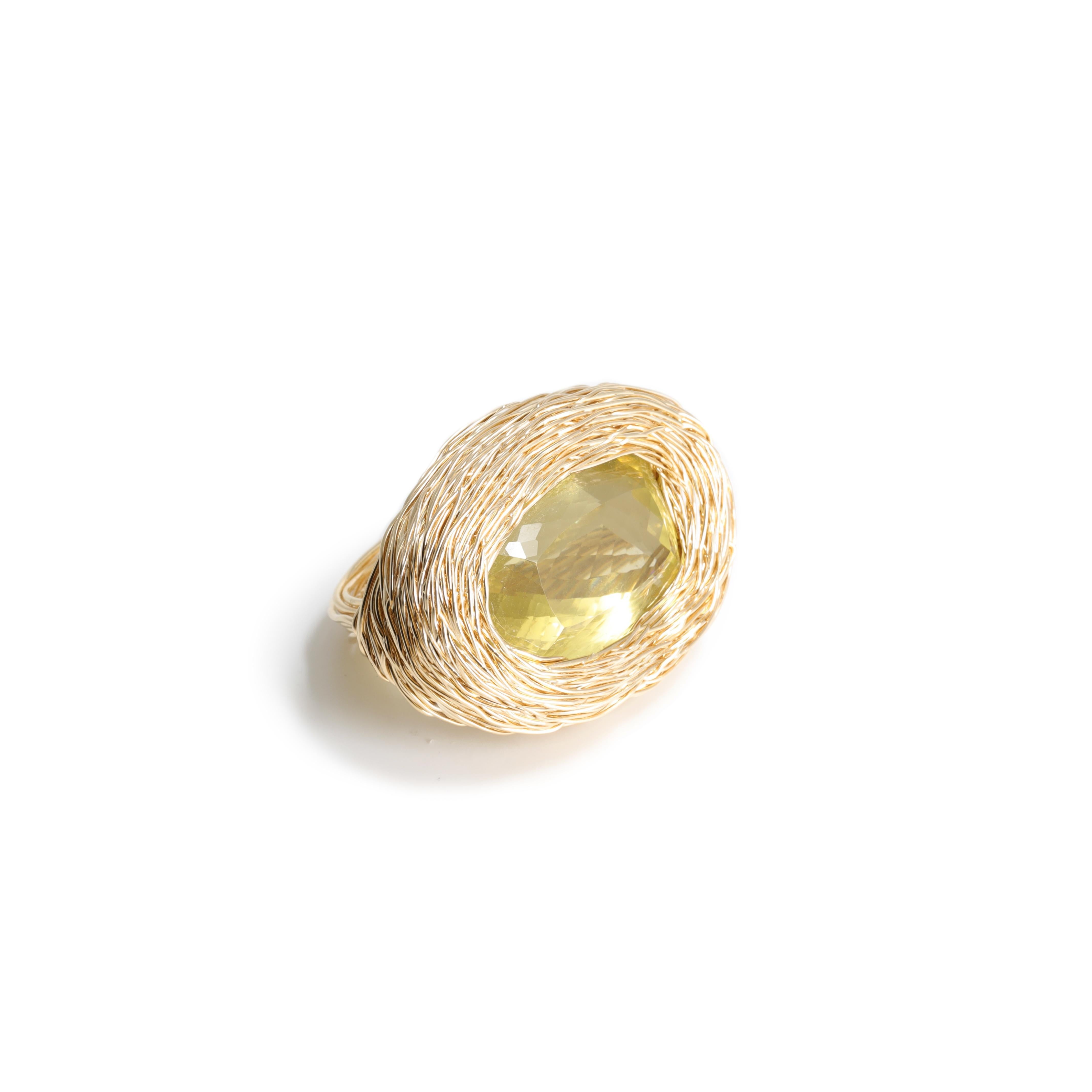 Women's or Men's Yellow Facetted Lemon Quartz one-of-a-kind Cocktail and Statement Ring For Sale