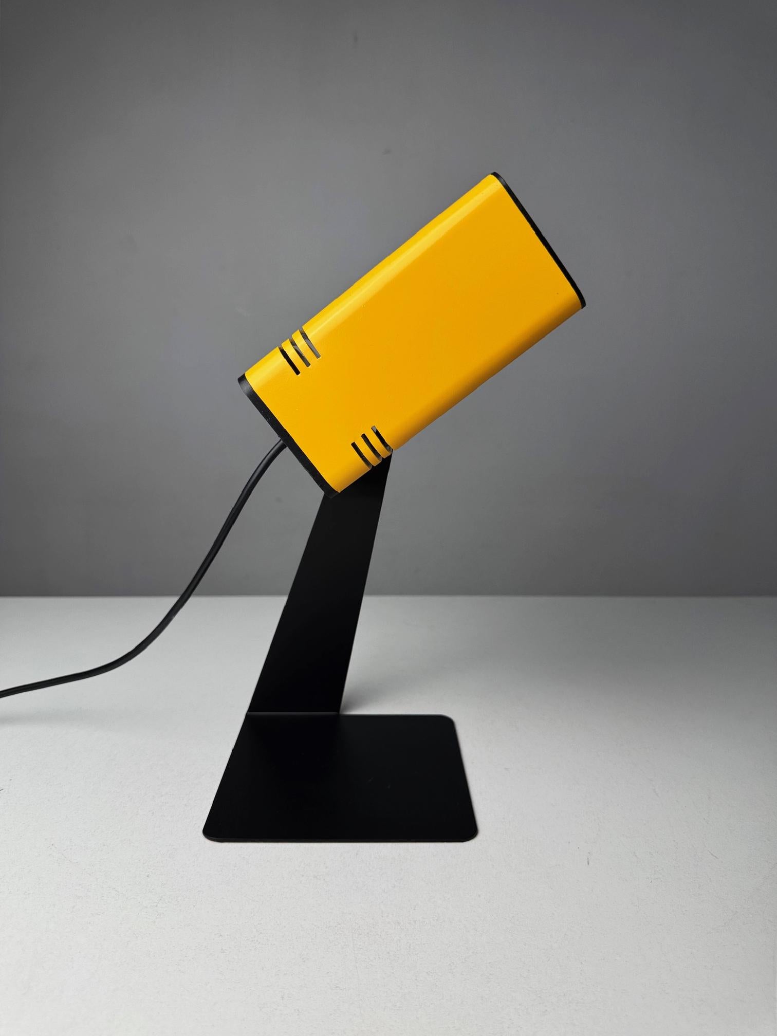 Lampe de table Spot jaune de Fase des années 1970, produite par FASE, Espagne en vente 1