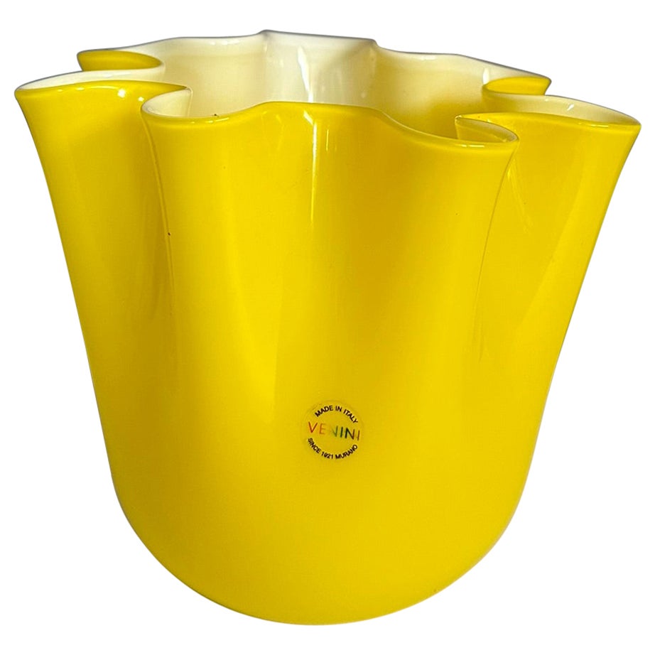 Yellow 
FAZZOLETTO
 Vase 1950s design by Fulvio Bianconi for Venini Murano glass