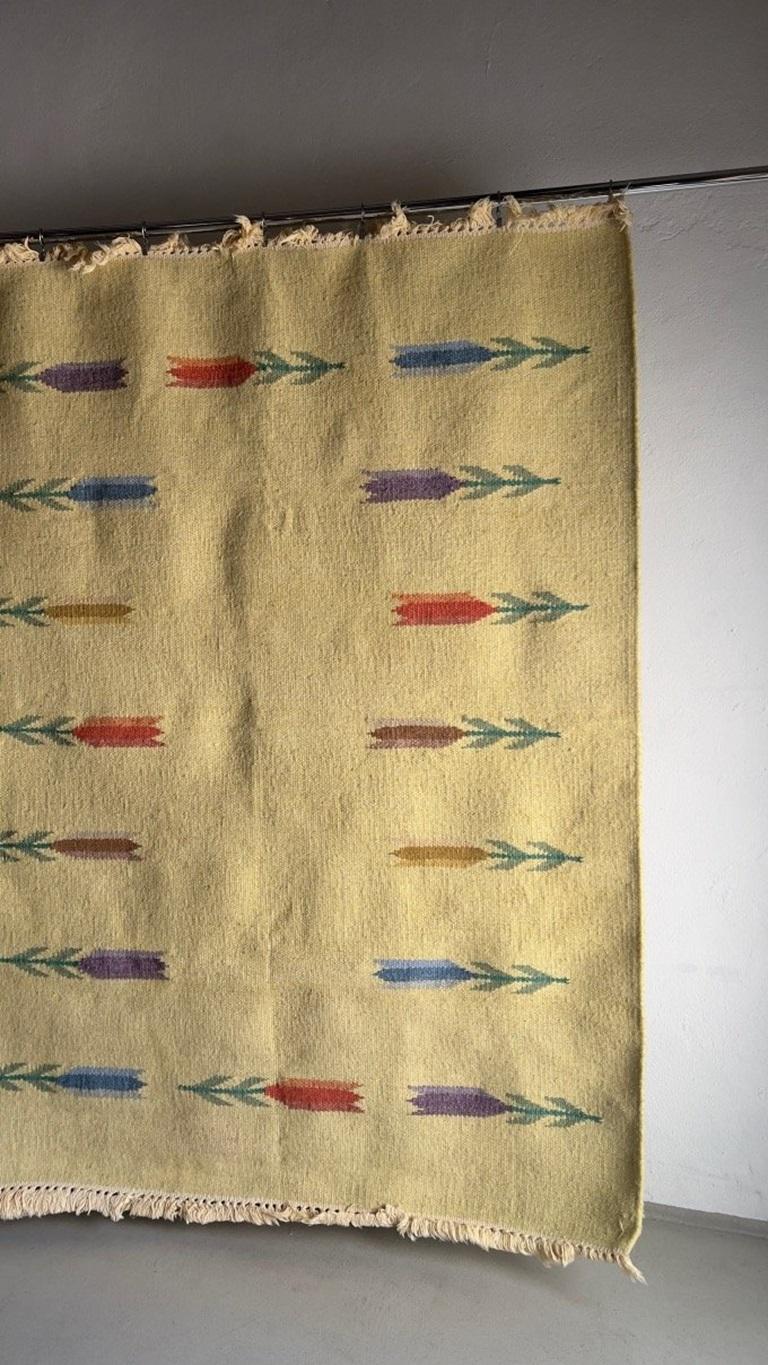 Scandinavian Modern Yellow Flat Weave Rollakan Rug with Tulips, Sweden 1960s For Sale
