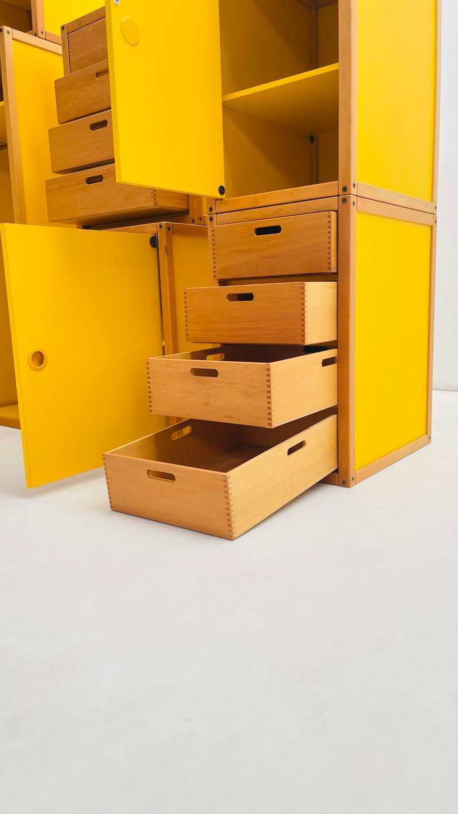 Tedesco Flötotto giallo - Set di mobili da camera in vendita