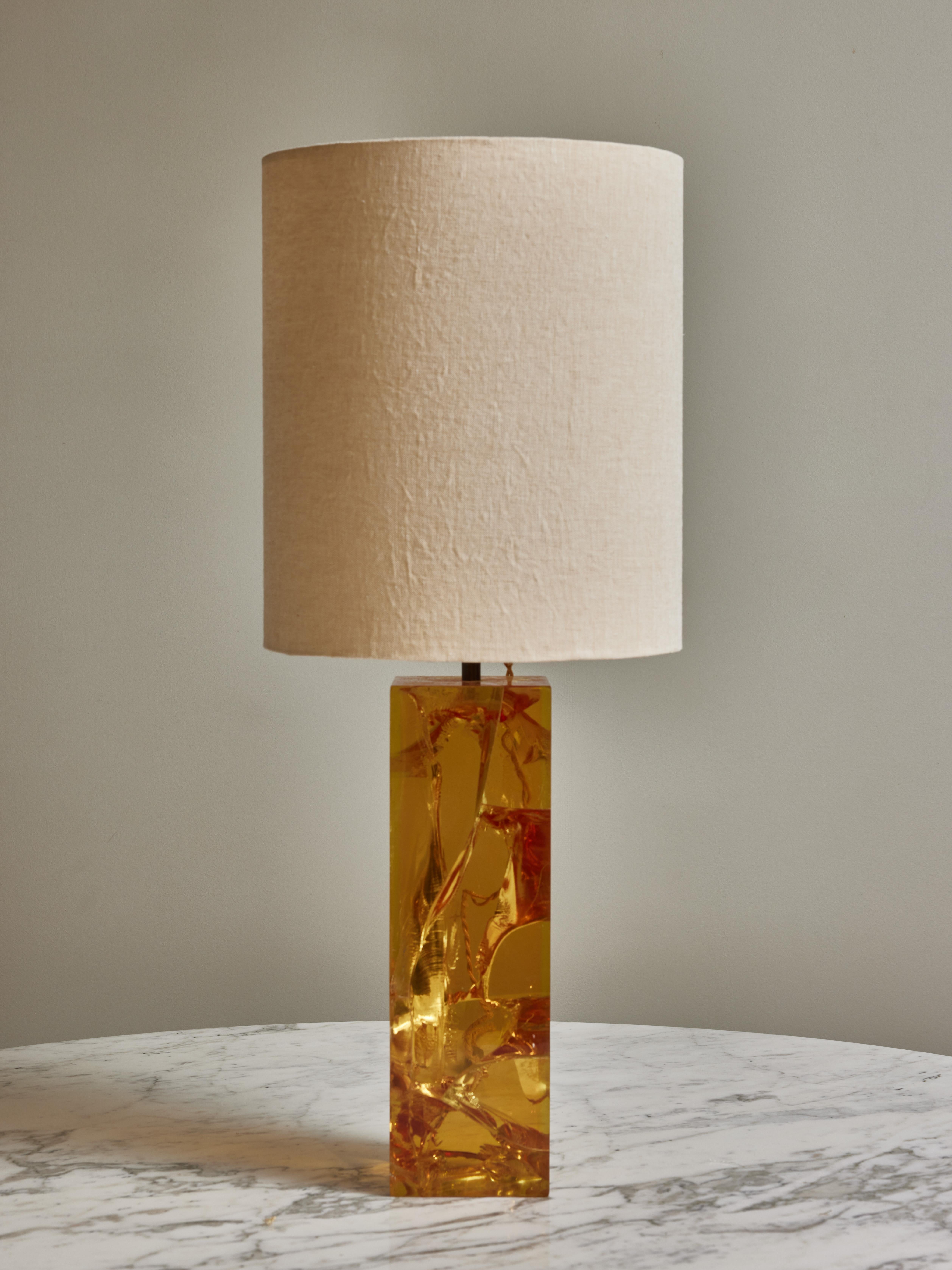 Rectangular table lamp made of a bloc of yellow fractal resin and brass hardware.
Topped with a modern shade.

FRANÇOIS GODEBSKI (1940-1997) François Godebski was a Franch designer and sculptor who came from a family of artists, his father was a