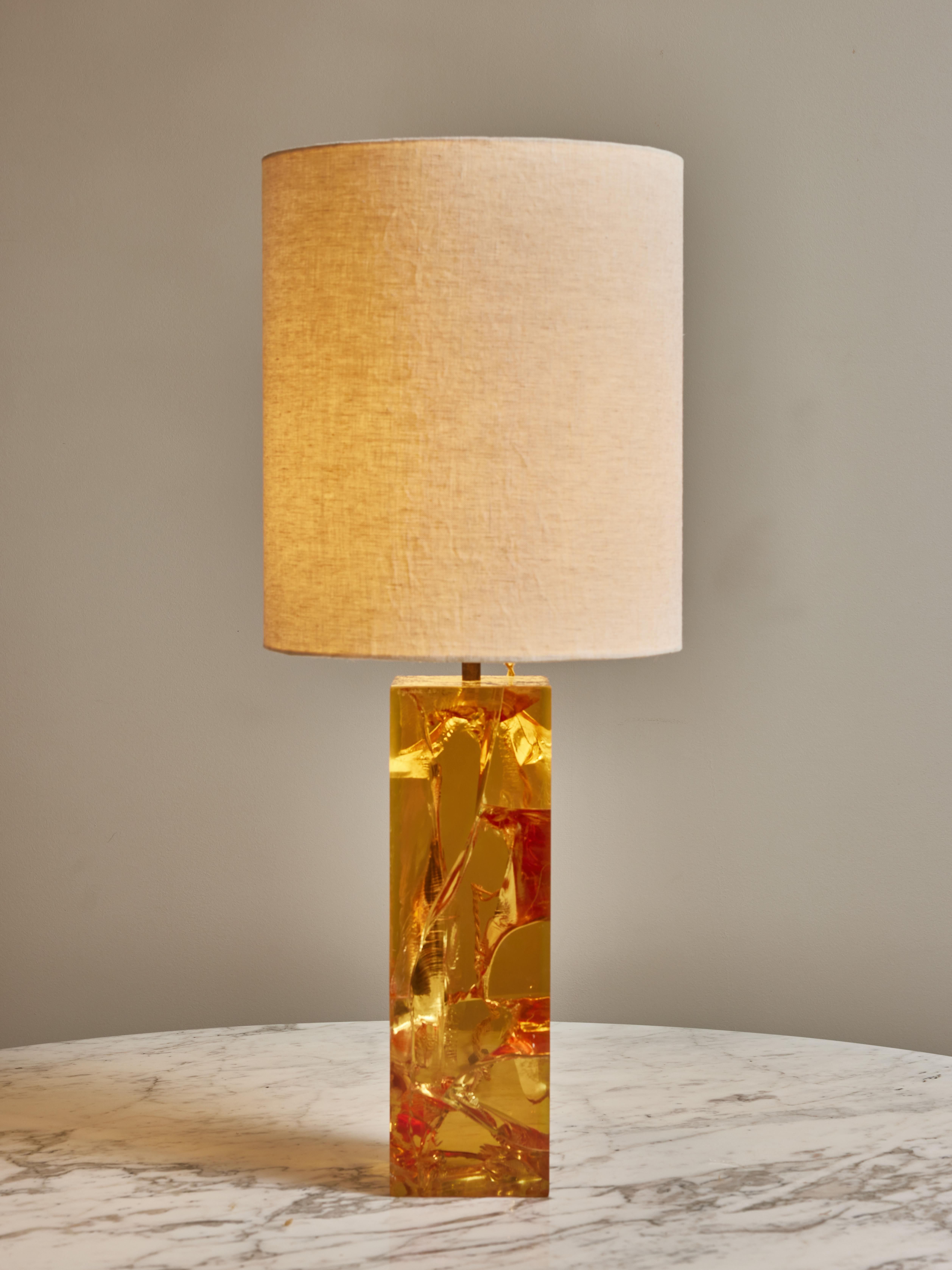 Mid-Century Modern Yellow Fractal Resin Table Lamp For Sale