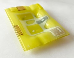 Gelbes Tablett aus mehrlagigem Glas der amerikanischen Moderne von Frances und Michael Higgins