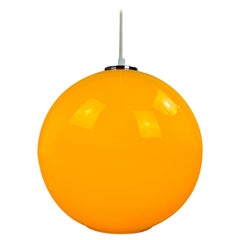 Lampe à suspension globe en verre jaune XL par Peill and Putzler, 1960