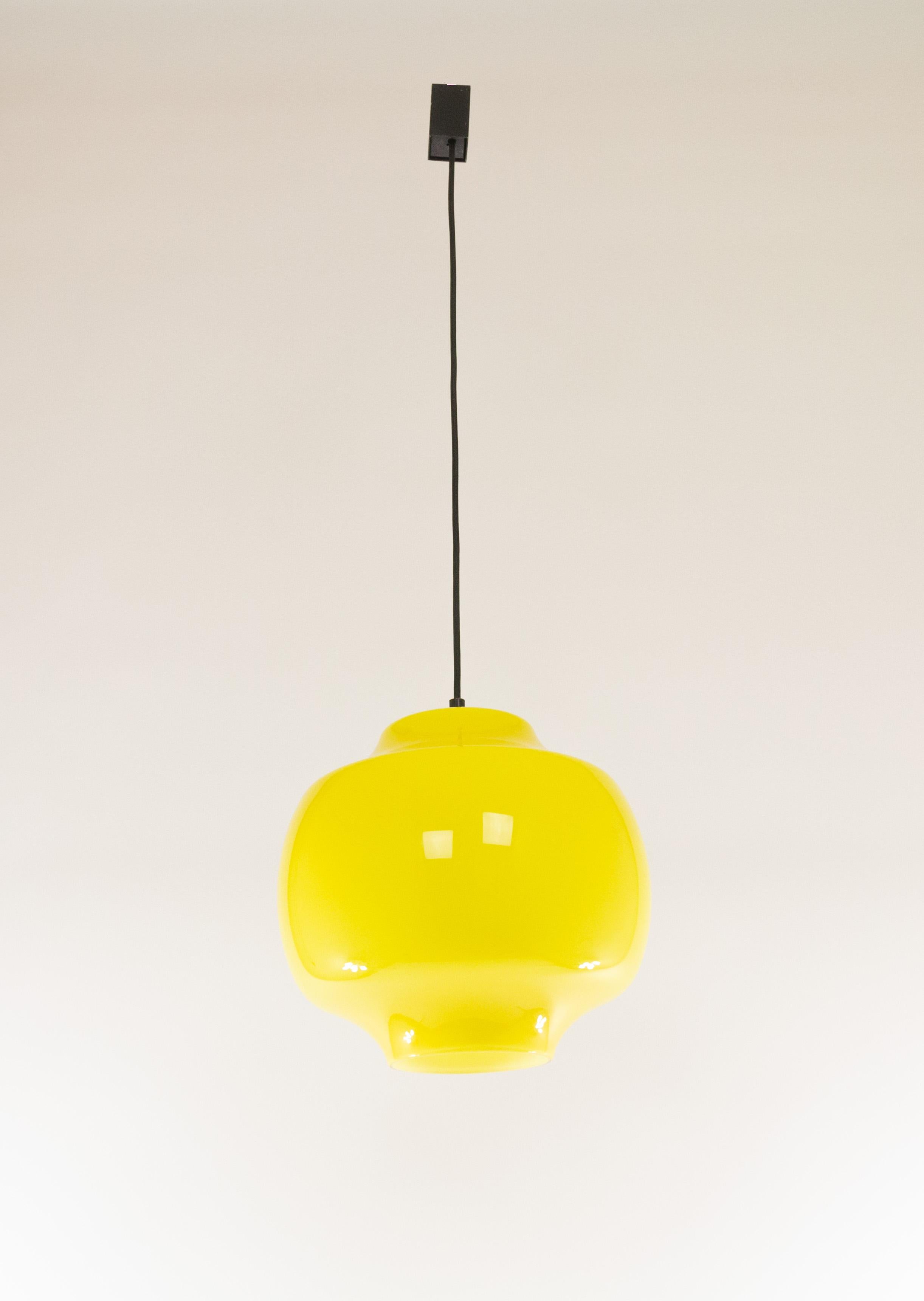 Italian Yellow Glass Pendant by Alessandro Pianon for Vistosi, 1960s For Sale