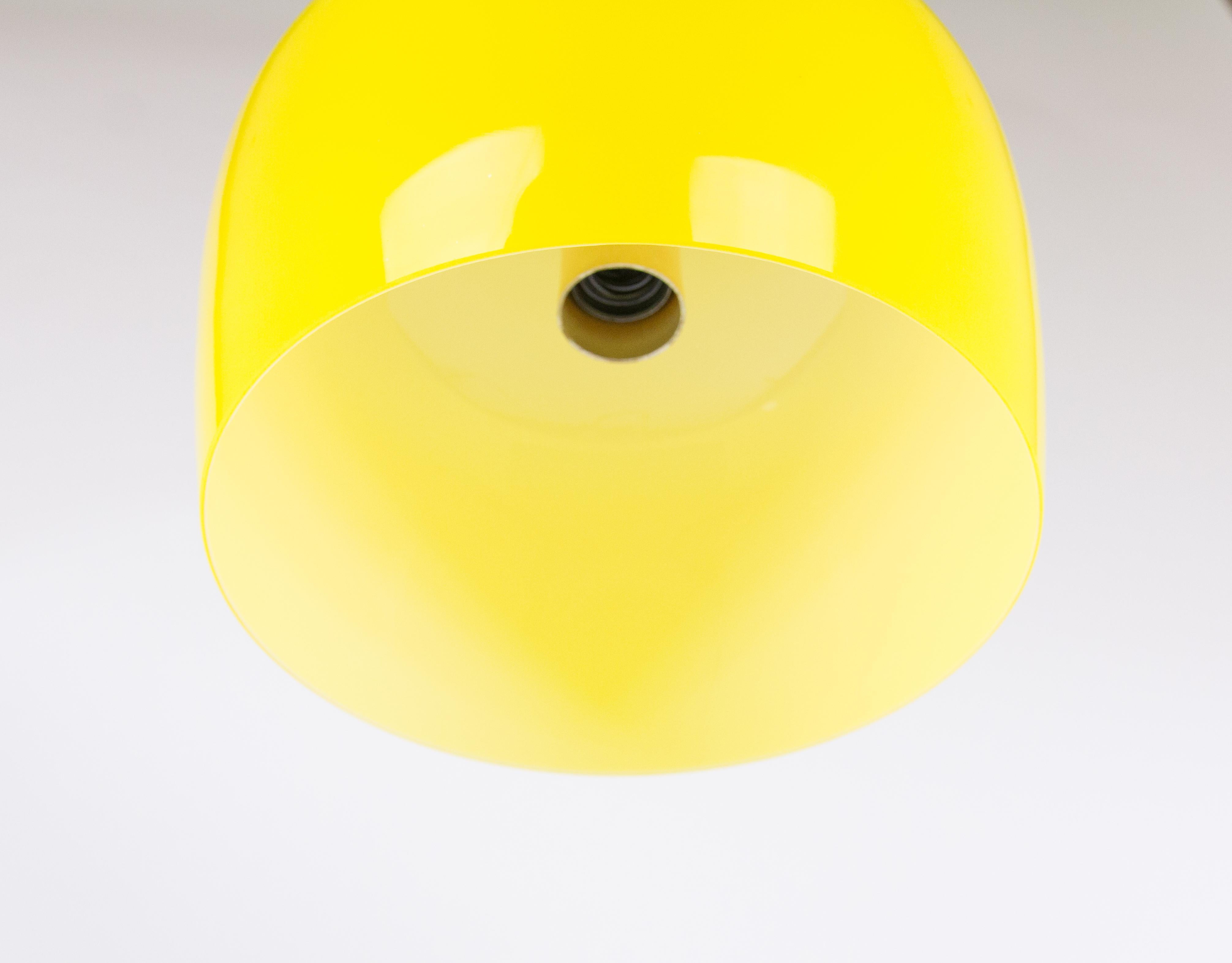 Yellow Glass pendant by Alessandro Pianon for Vistosi, 1960s In Good Condition In Rotterdam, NL