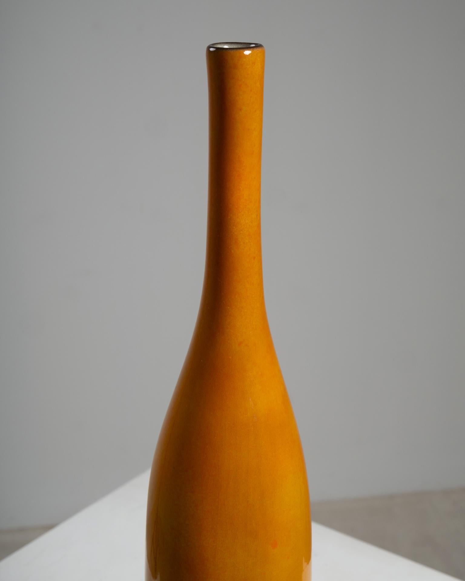 Jarrón de cerámica esmaltada amarilla Jacques (1926-2008) et Dani (1933-2010) RUELLAND Moderno de mediados de siglo en venta