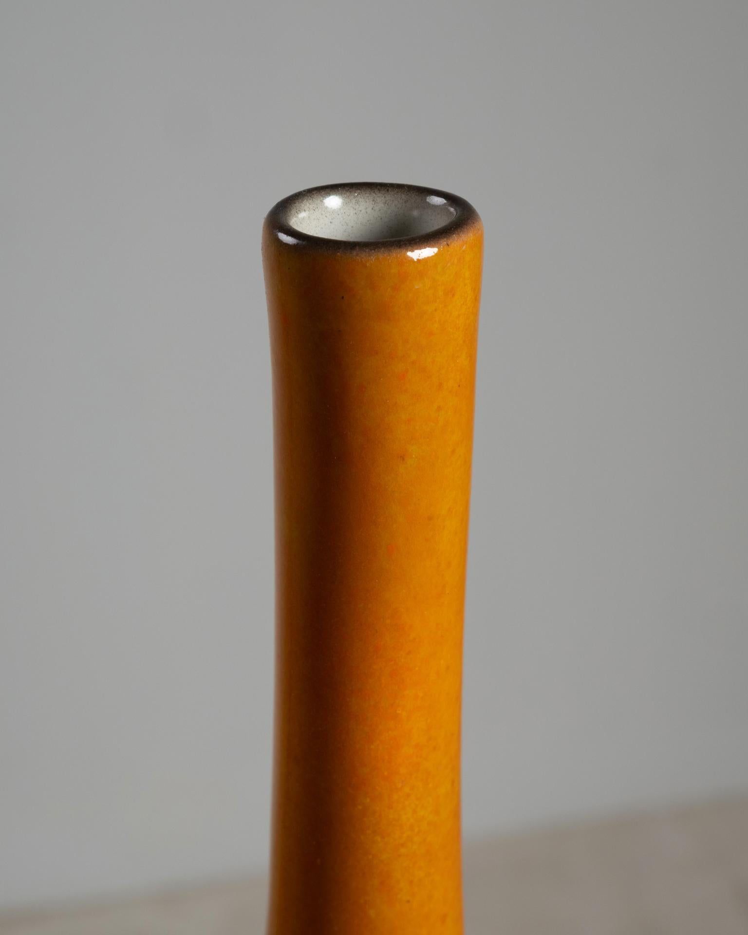 Jarrón de cerámica esmaltada amarilla Jacques (1926-2008) et Dani (1933-2010) RUELLAND Francés en venta
