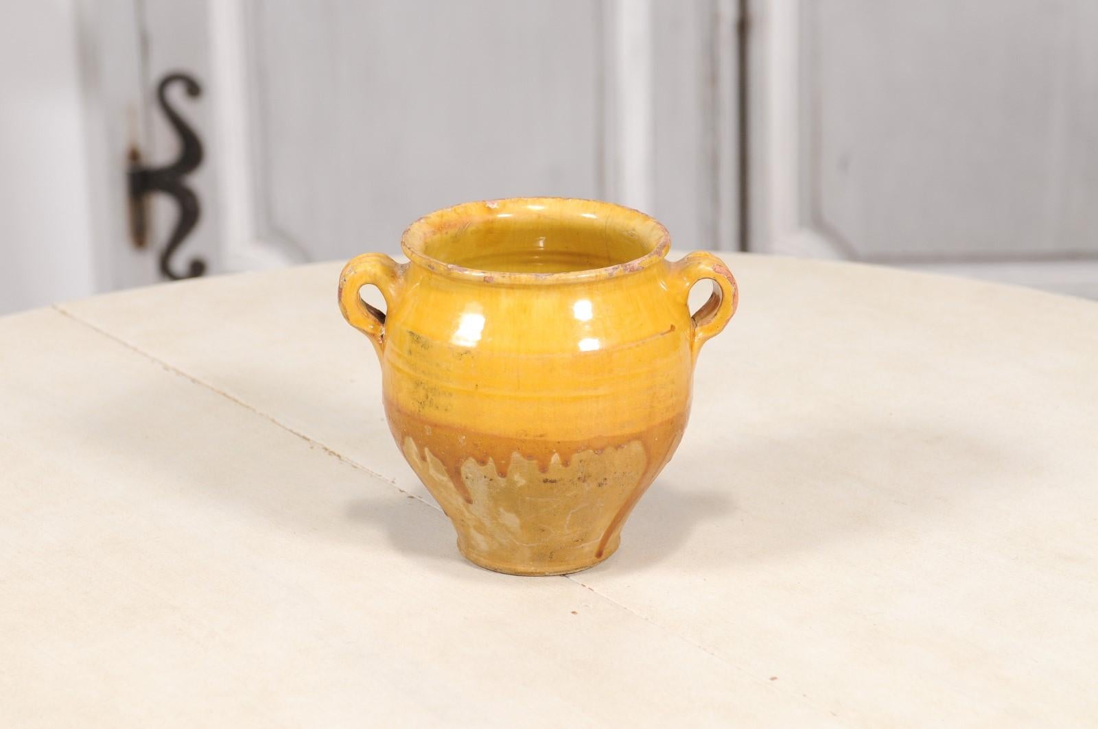 Yellow Glazed French Provincial Double Pot à Confit with Rustic Character For Sale 5