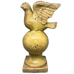 Sculpture d'oiseau en terre cuite émaillée jaune
