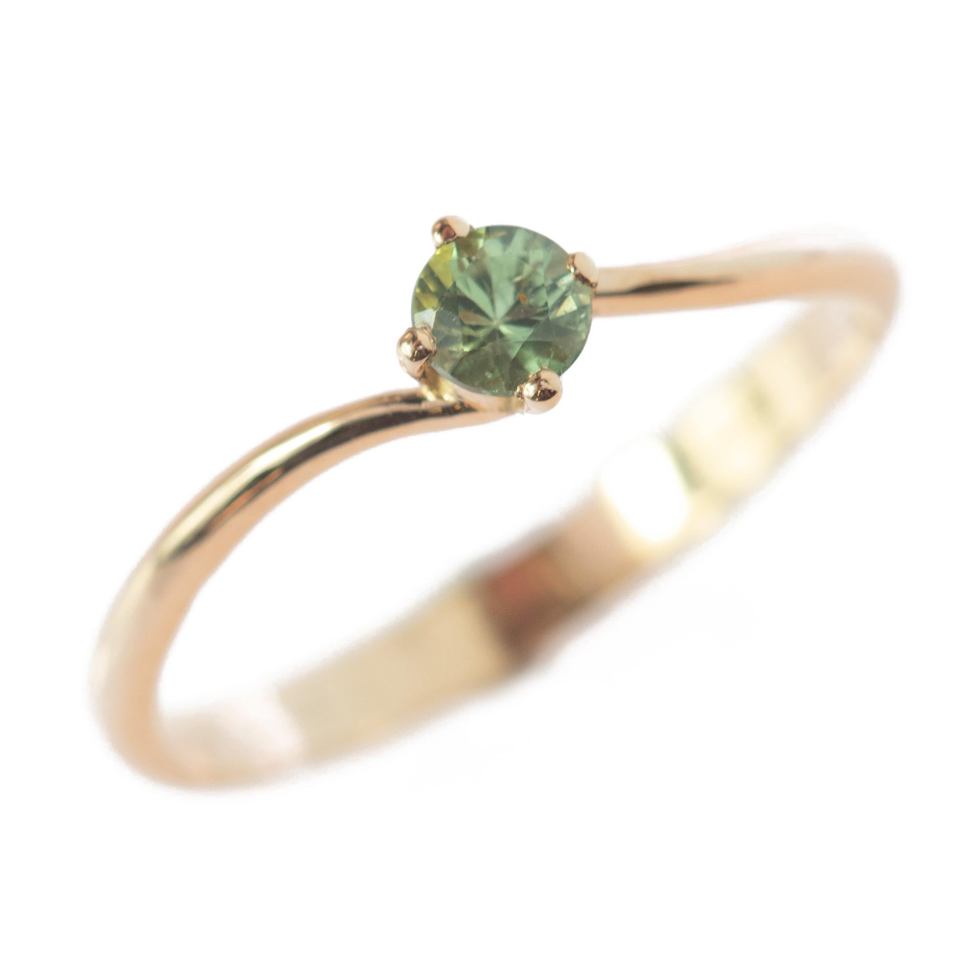 Brilliant Cut Yellow Gold 0.25 Carat Green Sapphire Valentino Solitaire Ring Intini Jewels For Sale