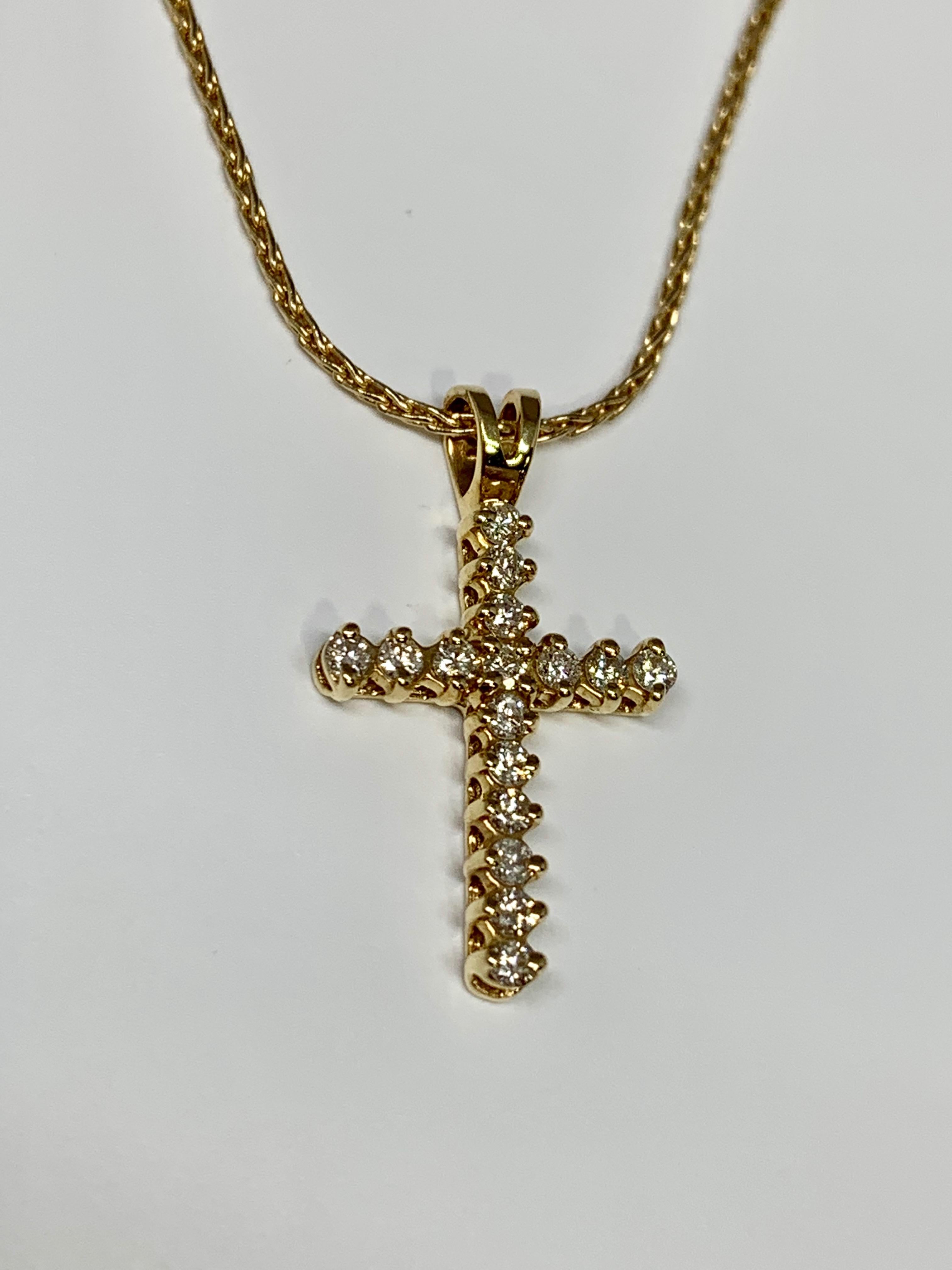 Contemporary Yellow Gold 0.25 Carat Round Diamond Cross Necklace For Sale