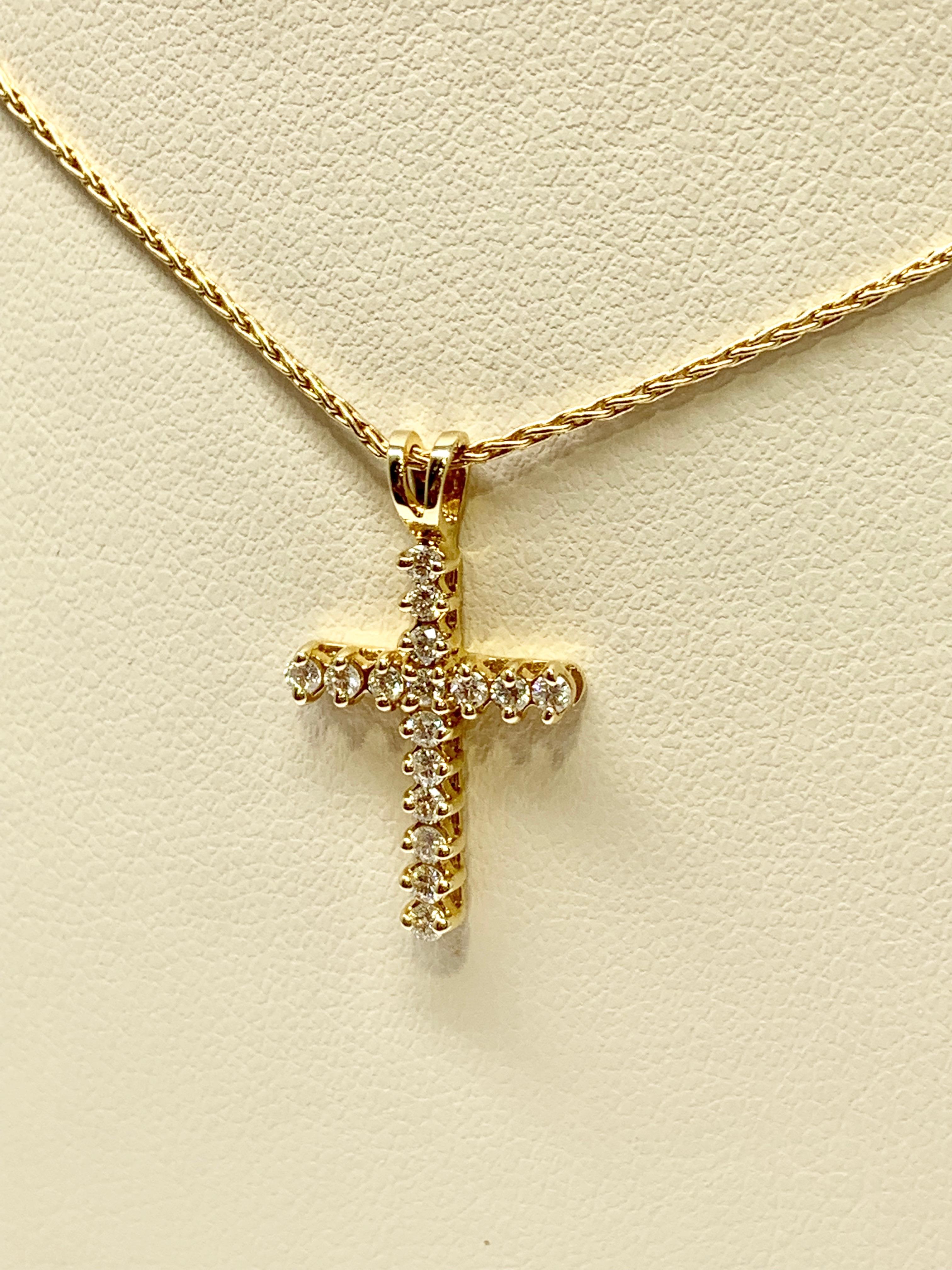 Yellow Gold 0.25 Carat Round Diamond Cross Necklace In New Condition For Sale In Gainesville , FL