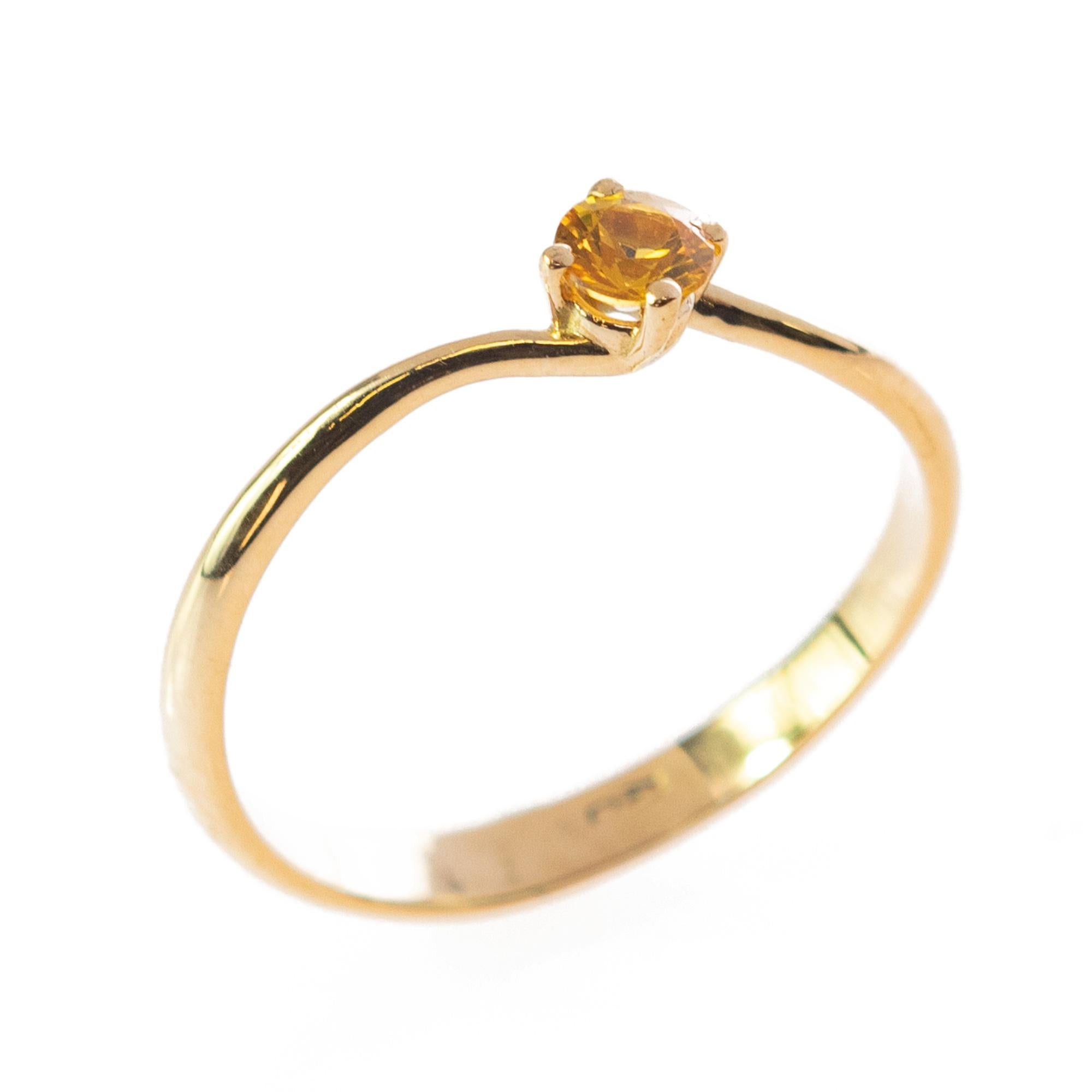 Women's Yellow Gold 0.25 Carat Yellow Sapphire Valentino Solitaire Ring Intini Jewels For Sale
