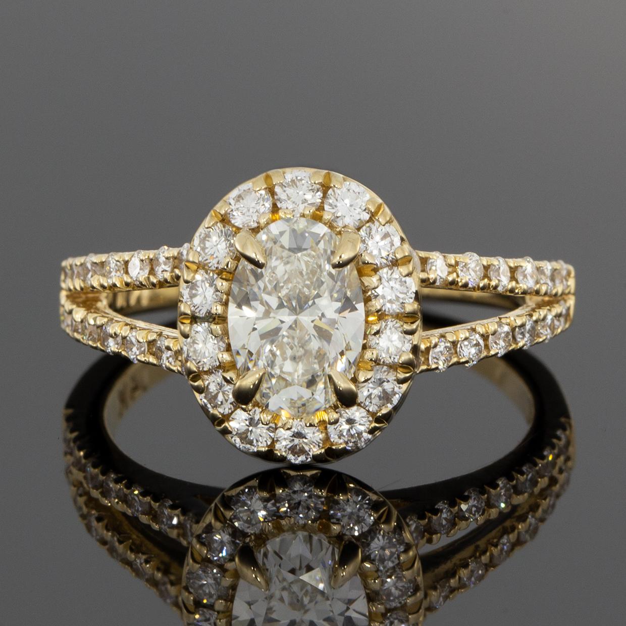 Yellow Gold 1.15 Carat Oval Diamond Halo Engagement Ring In Excellent Condition For Sale In Columbia, MO