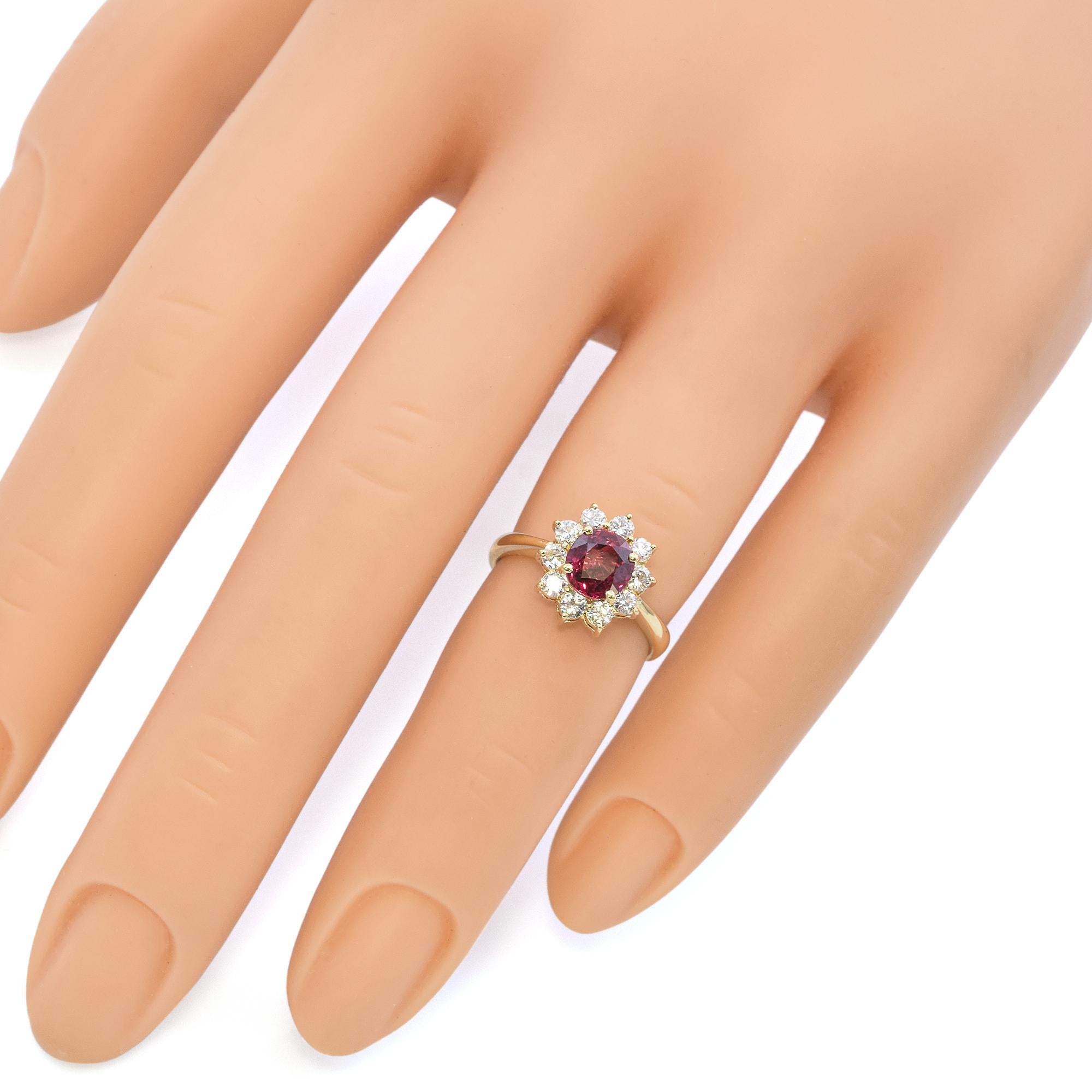 Yellow Gold 1.15ct Ruby Diamond Halo Ring GIA In Good Condition For Sale In New York, NY