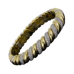 Yellow Gold 1.36 Carat Round Diamond Bangle Bracelet