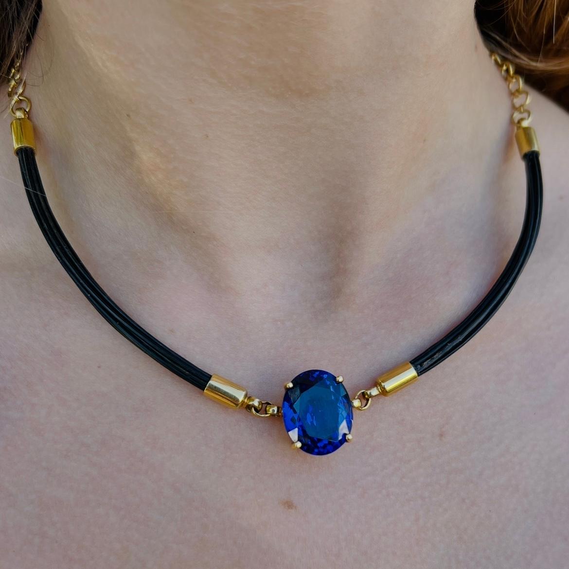 Yellow Gold 16 carat Tanzanite Necklace im Angebot 1