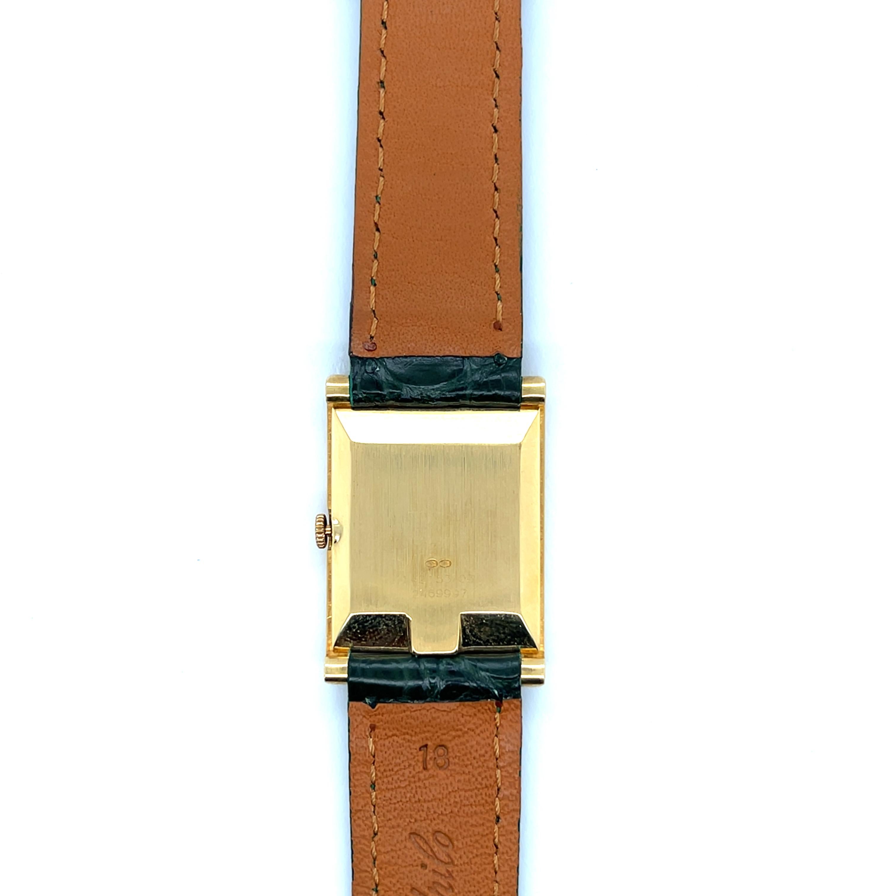 Montres Universal Geneve en or jaune 18 carats et cuir vert Excellent état - En vente à Vannes, FR