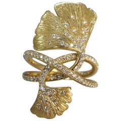 Yellow Gold 18 Karat and Diamonds Double Gingko Engraved Leaves Ring