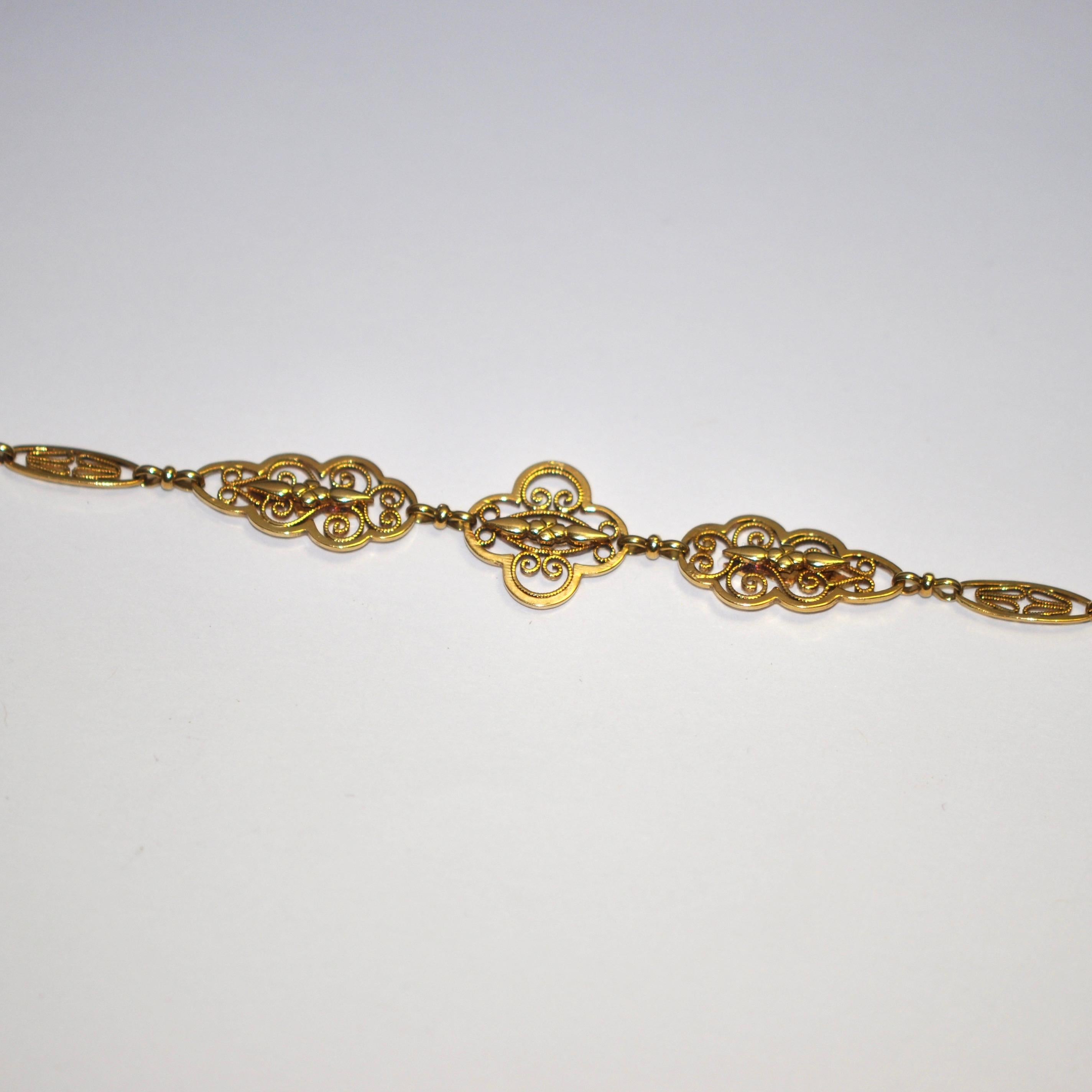 Discover this Yellow Gold 18 Karat Necklace.
Yellow Gold 18 Karat
XXs