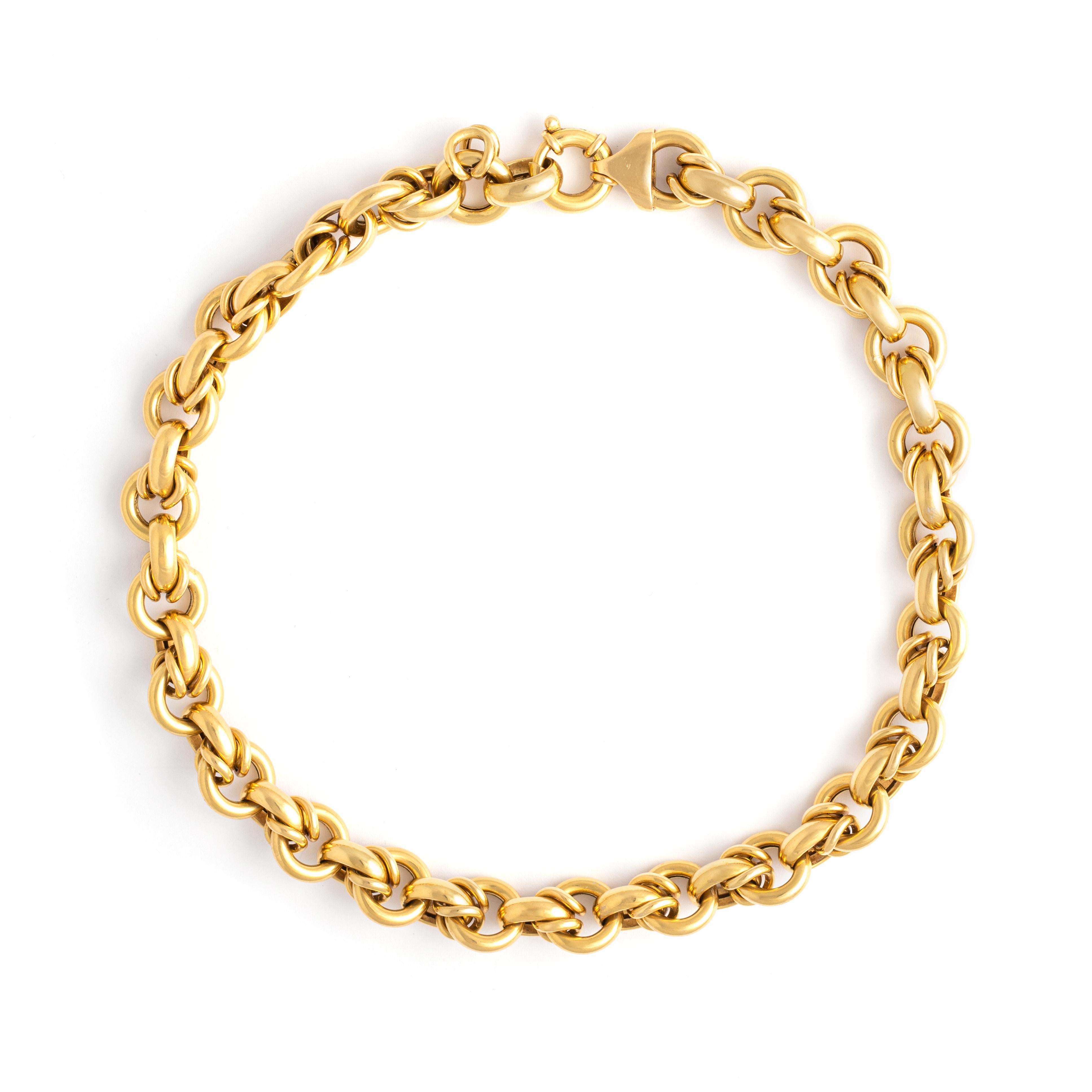 Yellow Gold 18K Chain Bracelet.
Width: approx. 13.50 mm.
Length: 41.50 centimeters.
Gross weight: 67.77 grams.