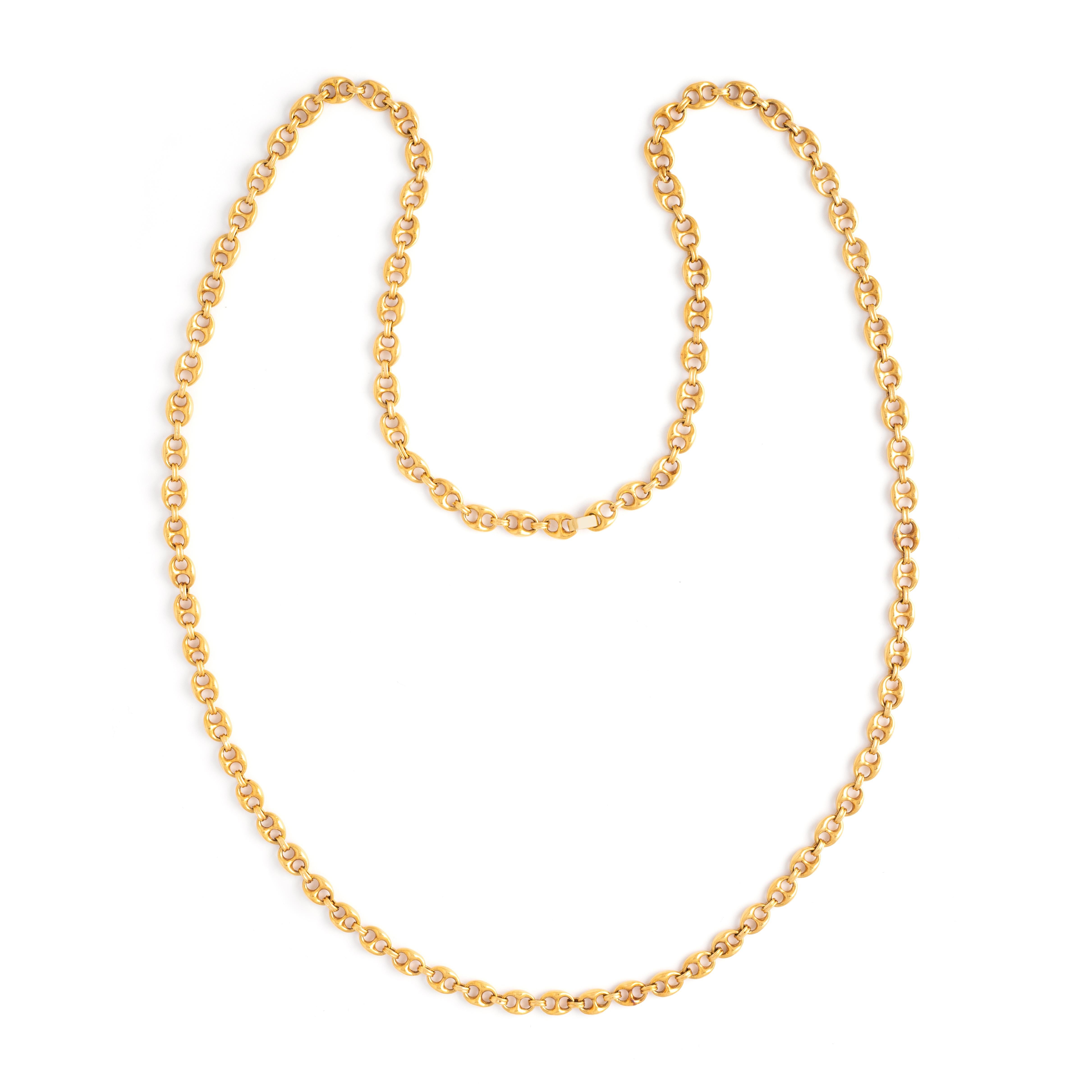 Rare Chain Coffee Bean Yellow Gold 18K Sautoir Necklace. Crafted in luxurious 18K yellow gold, this exquisite sautoir necklace features a unique chain design reminiscent of delicate coffee beans.

With a total length of approximately 90 centimeters
