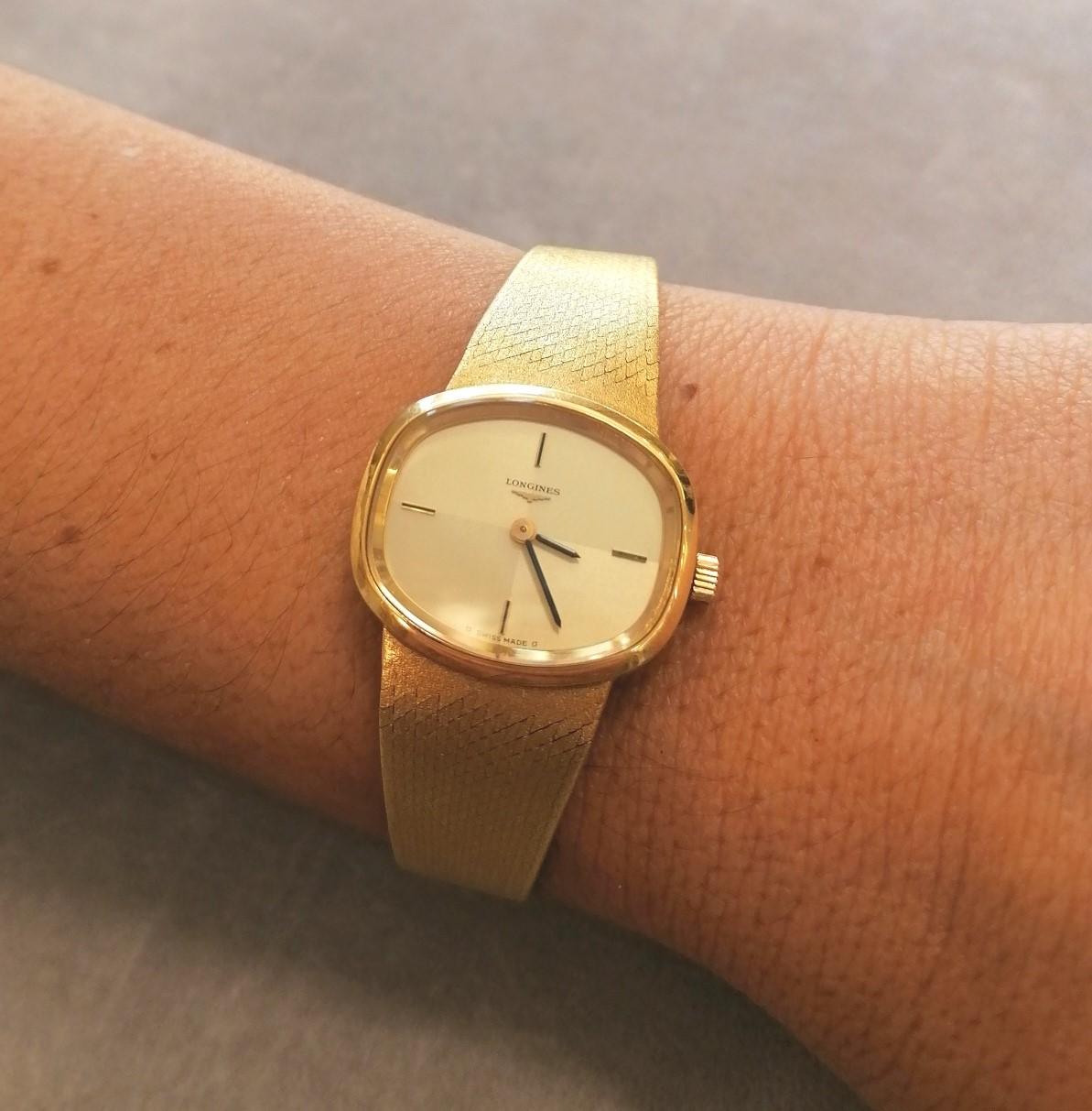 Contemporary Yellow Gold 18 Karat Longines Lady Wristwatch For Sale