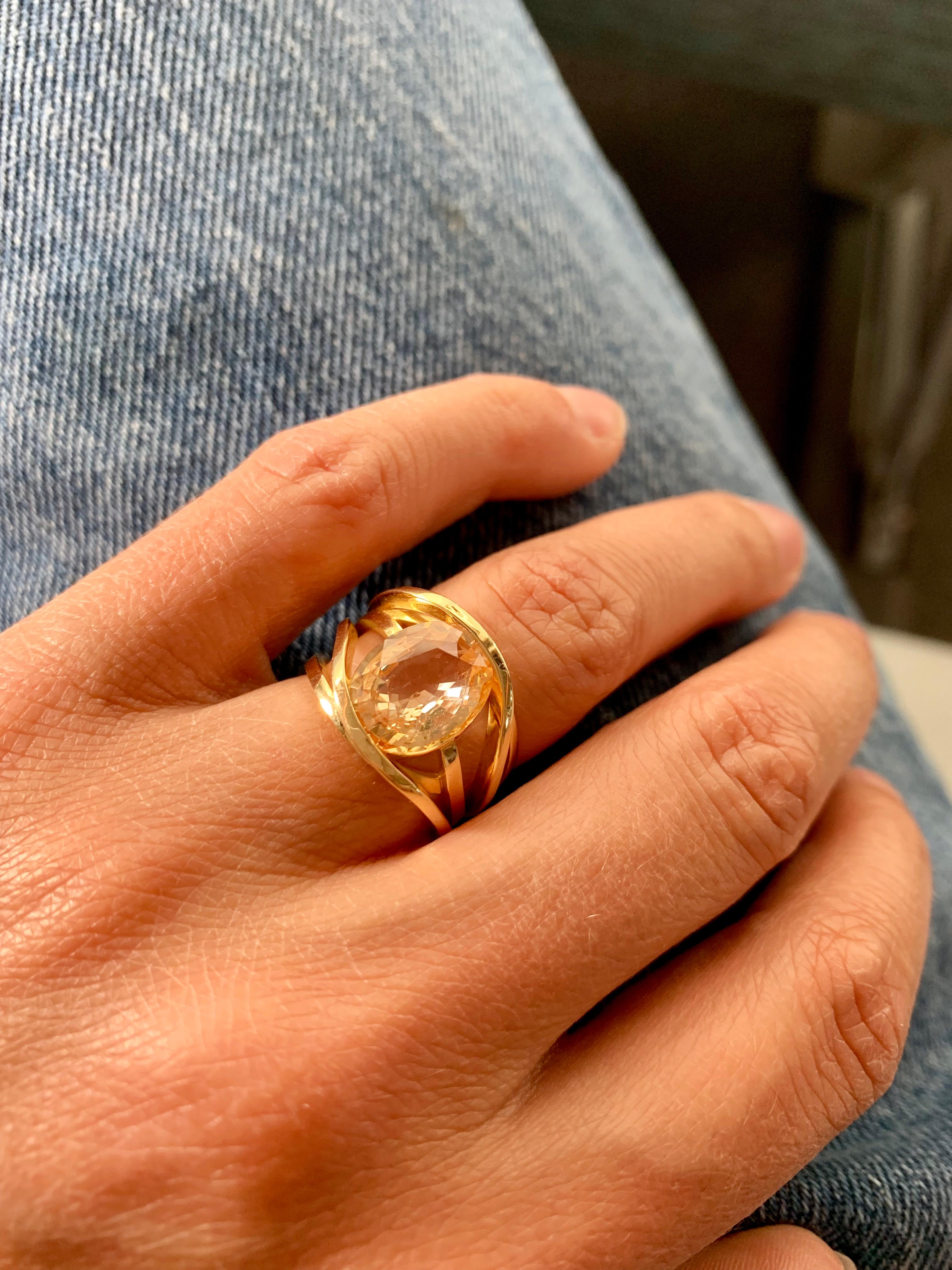 Yellow Gold 18 Karat Multi Band and Yellow Honey Colored Sapphire Band Ring In New Condition For Sale In Antwerp, BE