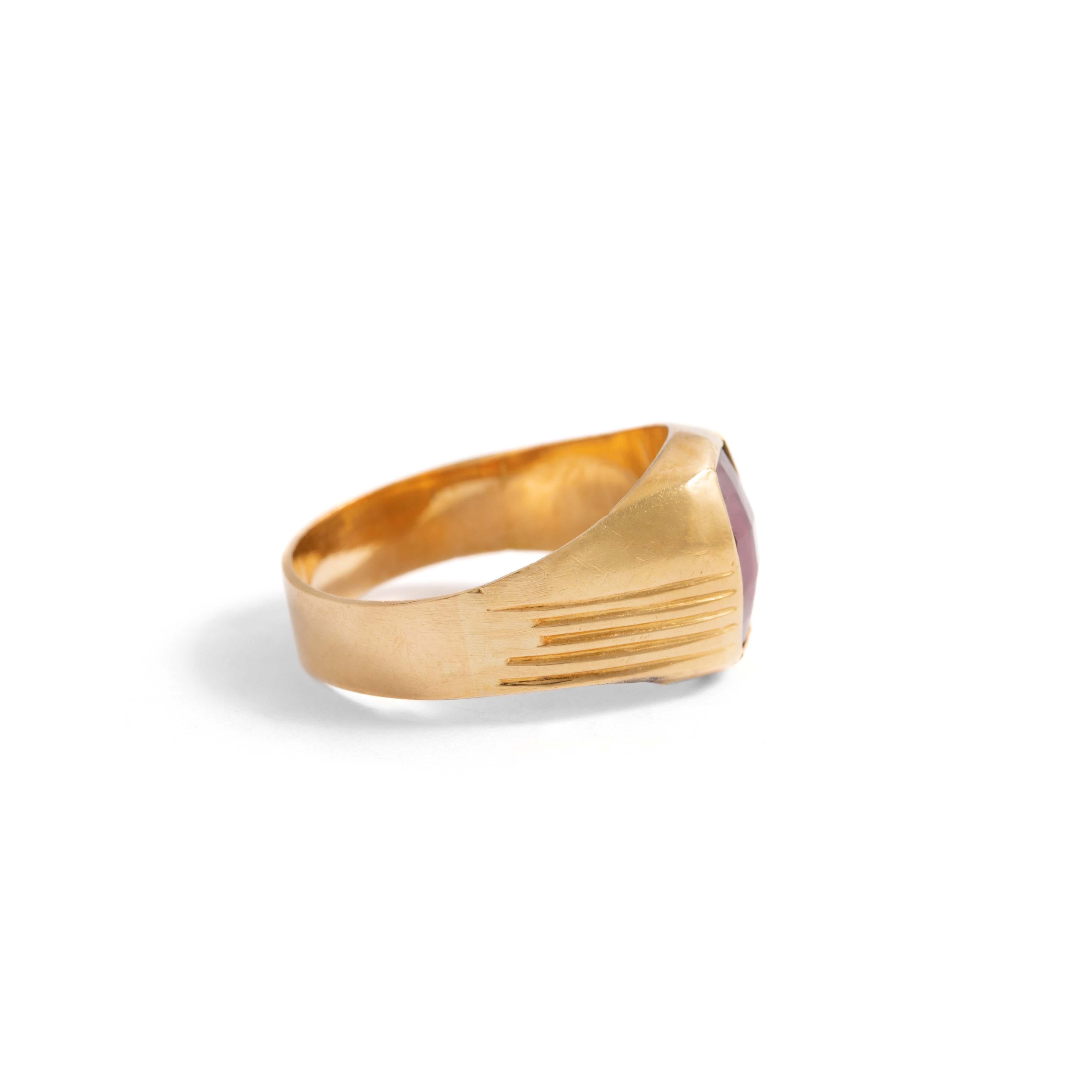 Yellow Gold 18k Ring In Good Condition For Sale In Geneva, CH