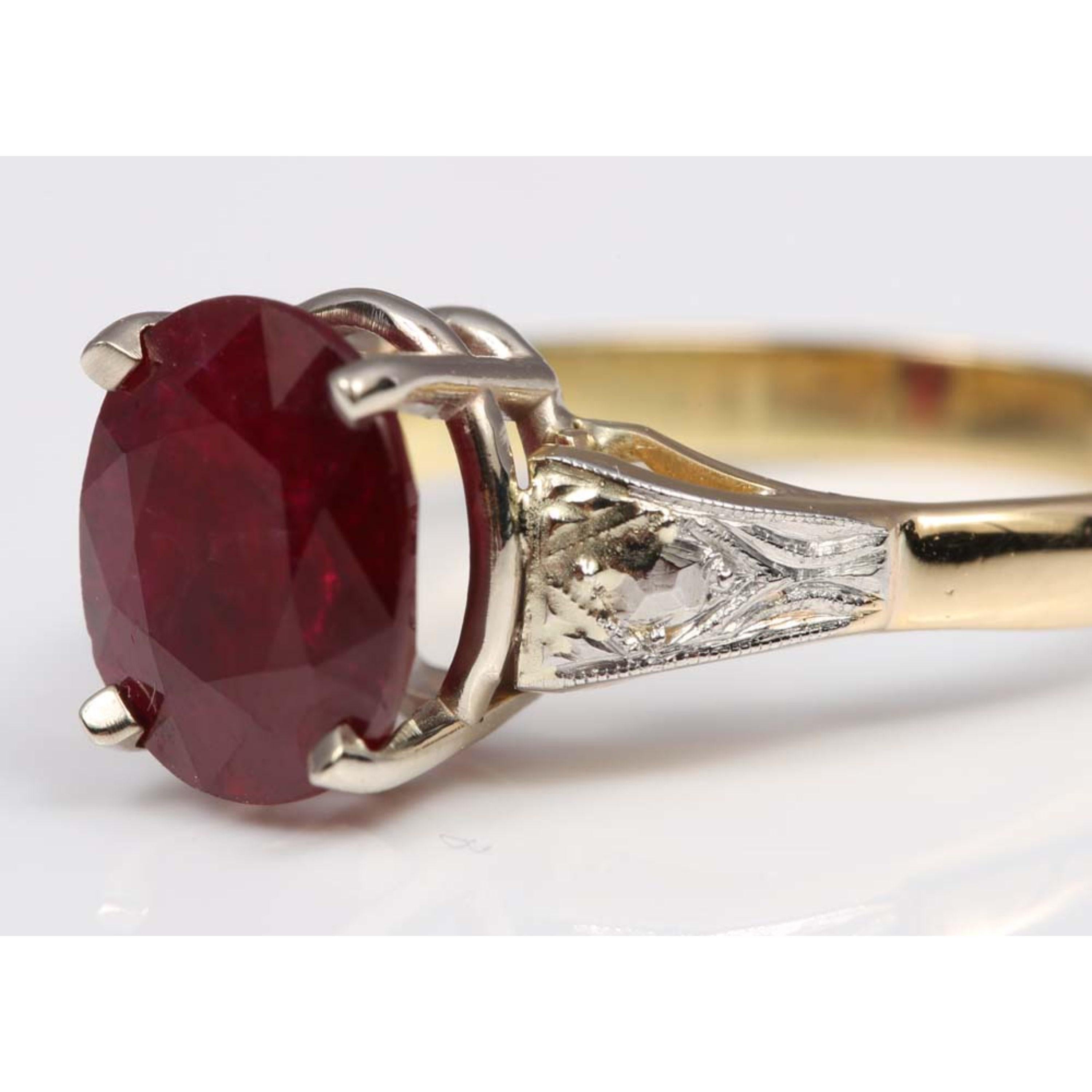 Im Angebot: Verlobungsring aus Gelbgold mit 2,26 Karat Rubin in Gelbgold mit Diamant und Rubin () 2