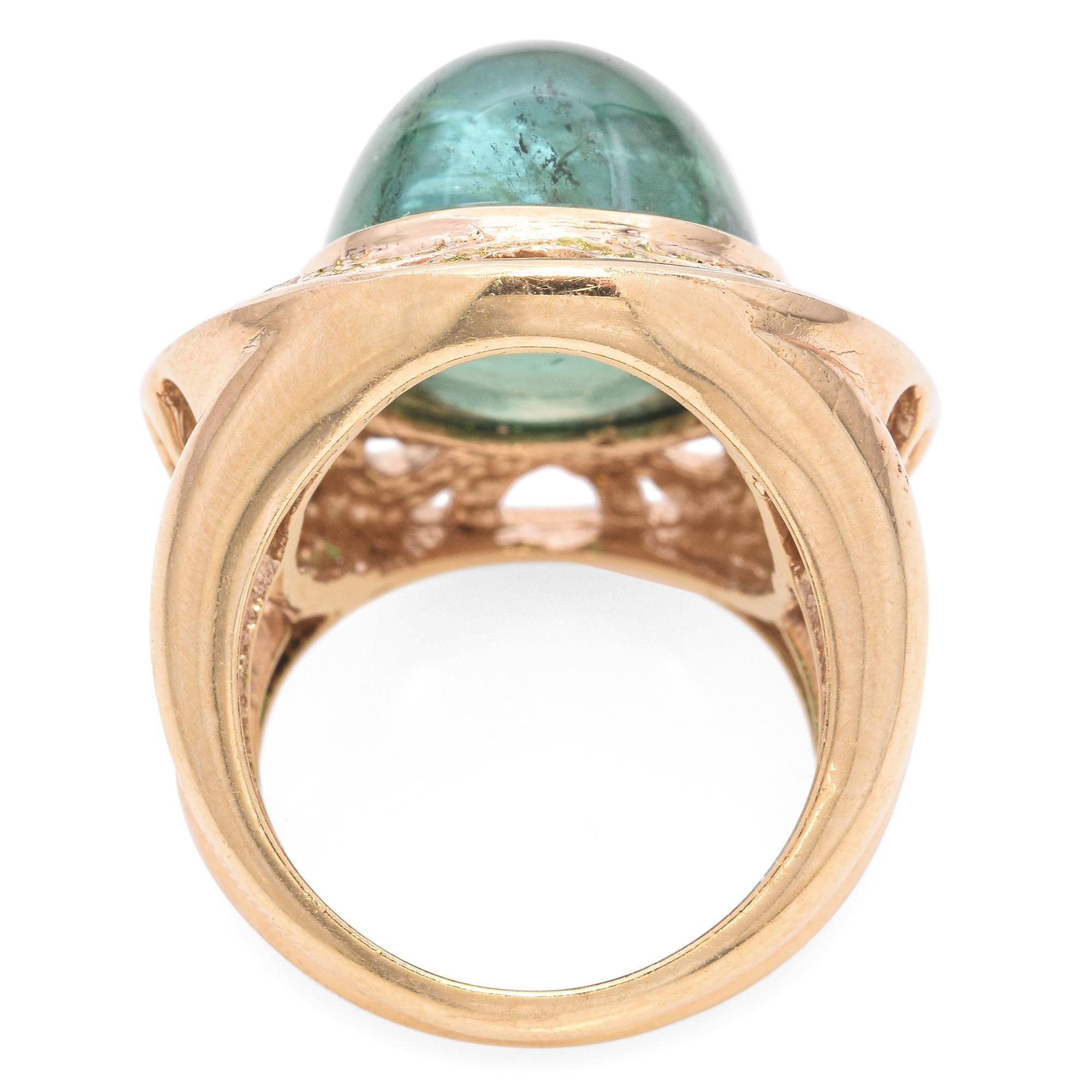 Bague cocktail en or jaune 26 carats avec tourmaline verte cabochon et diamant jaune Bon état - En vente à New York, NY