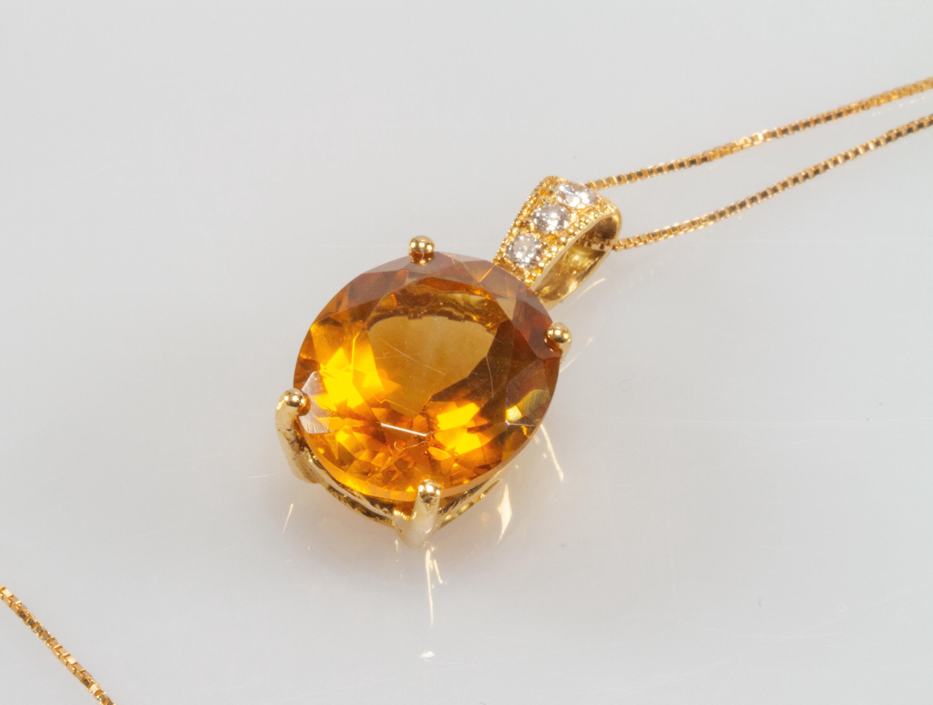 Yellow Gold 18k 3.5 Carat Citrine Quartz and Diamond Necklace In New Condition For Sale In Rome, IT