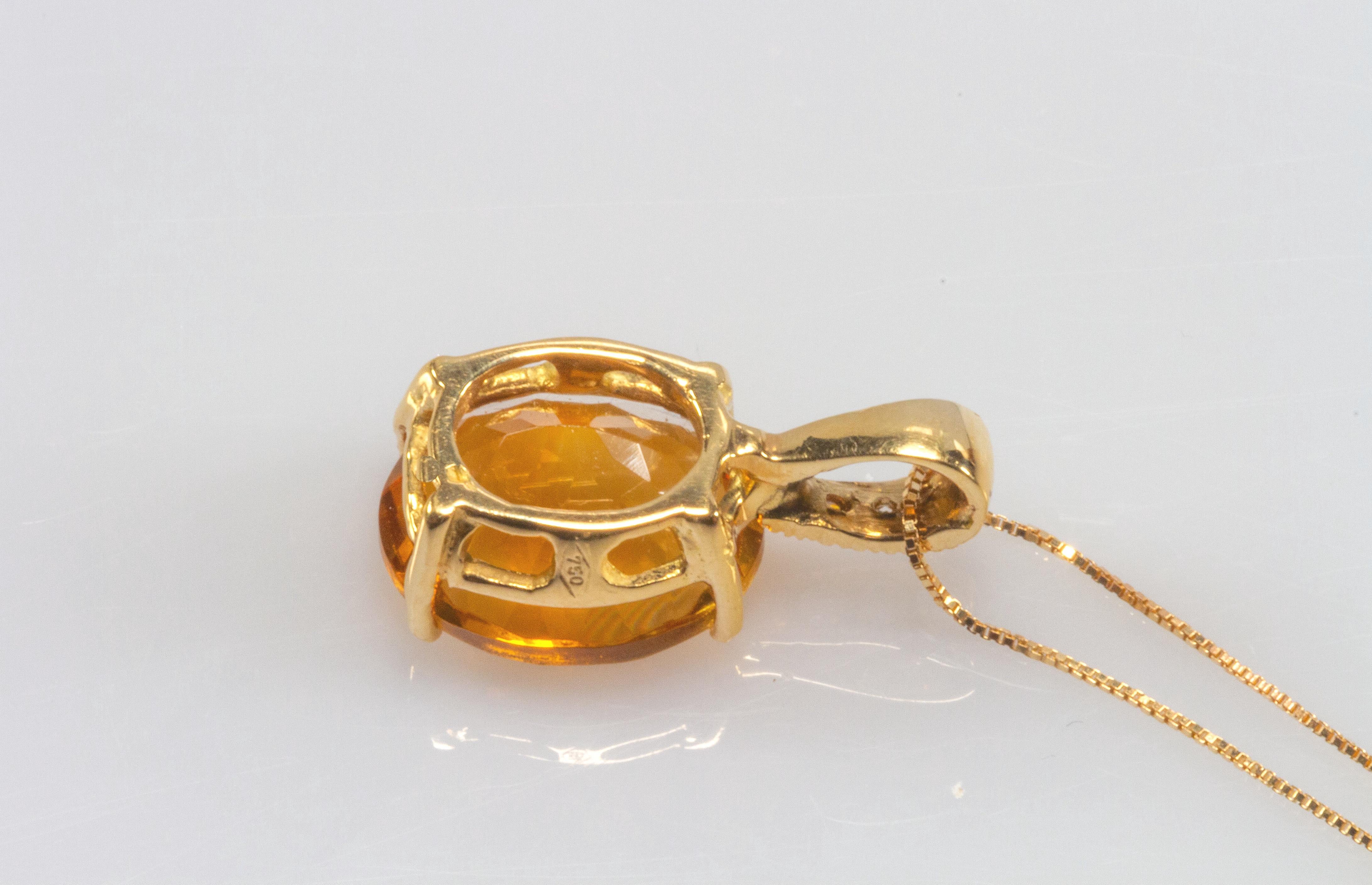 Women's Yellow Gold 18k 3.5 Carat Citrine Quartz and Diamond Necklace For Sale