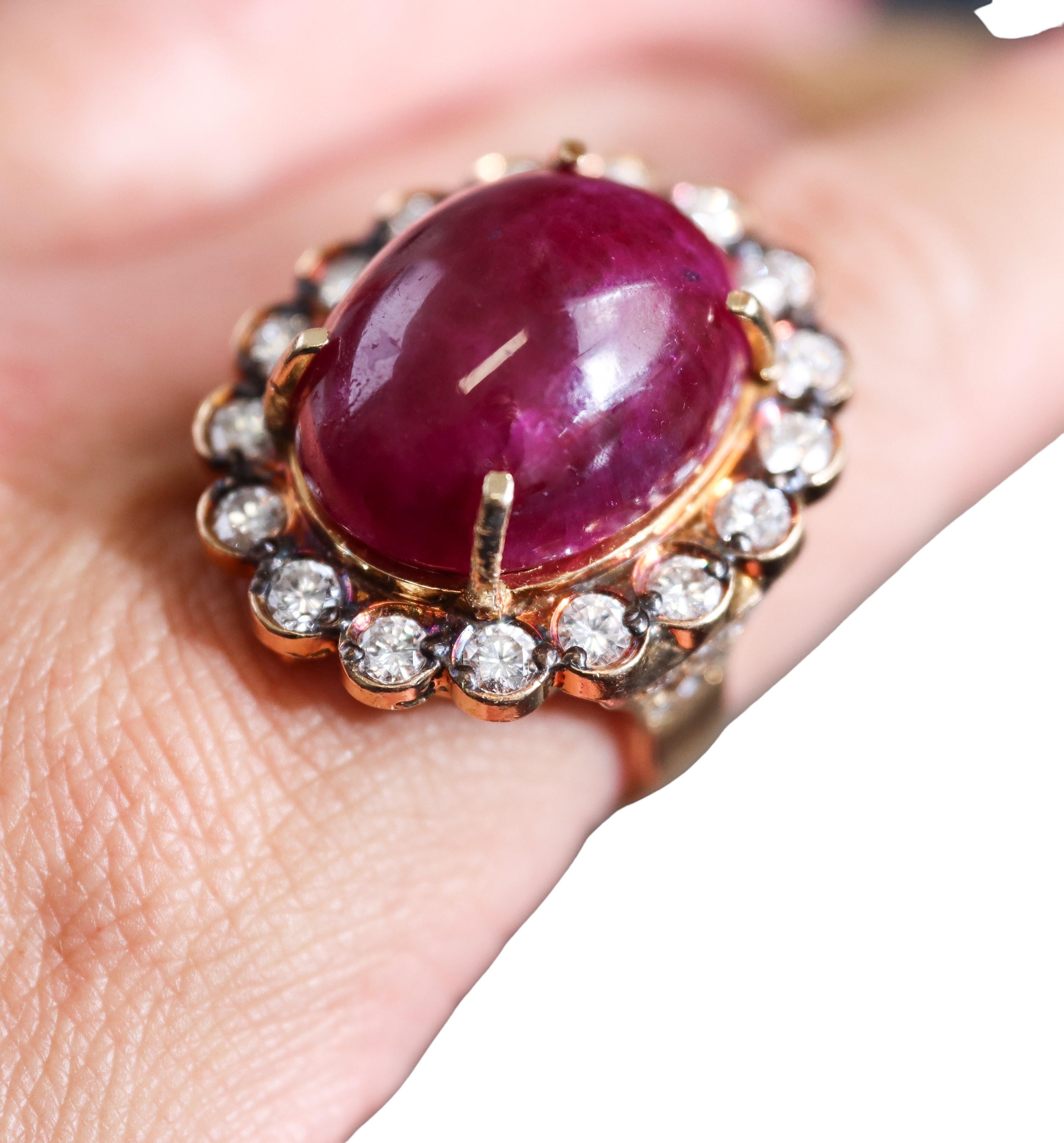Women's Yellow Gold 36 Carat Ruby Cabochon Diamond Cocktail Ring For Sale